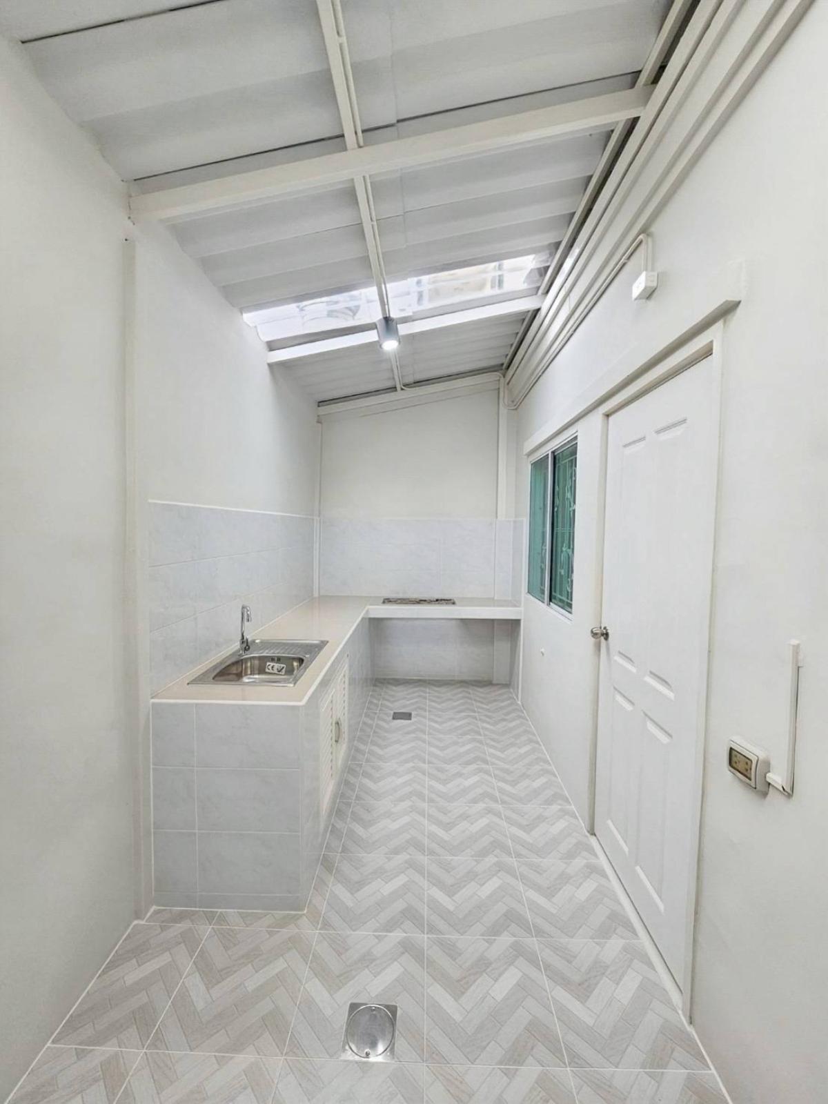 ขายทาวน์โฮมพระราม 2 บางขุนเทียน : ขายทาวน์เฮ้าส์/ทาวน์โฮม  พฤกษาวิลล์ 53/2 สะเเกงาม หน้ากว้าง รีโนเวทใหม่ แสมดำ เขต บางขุนเทียน กรุงเทพ CX-140708