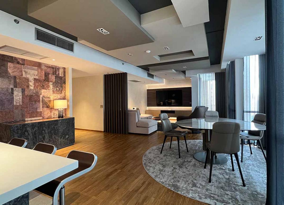 For SaleCondoWitthayu, Chidlom, Langsuan, Ploenchit : Luxury 2 Bed Condo @ Langsuan Ville in the heart of ChidlomNear Siam Paragon with a swimming pool and fitness center starting at 30 million!
