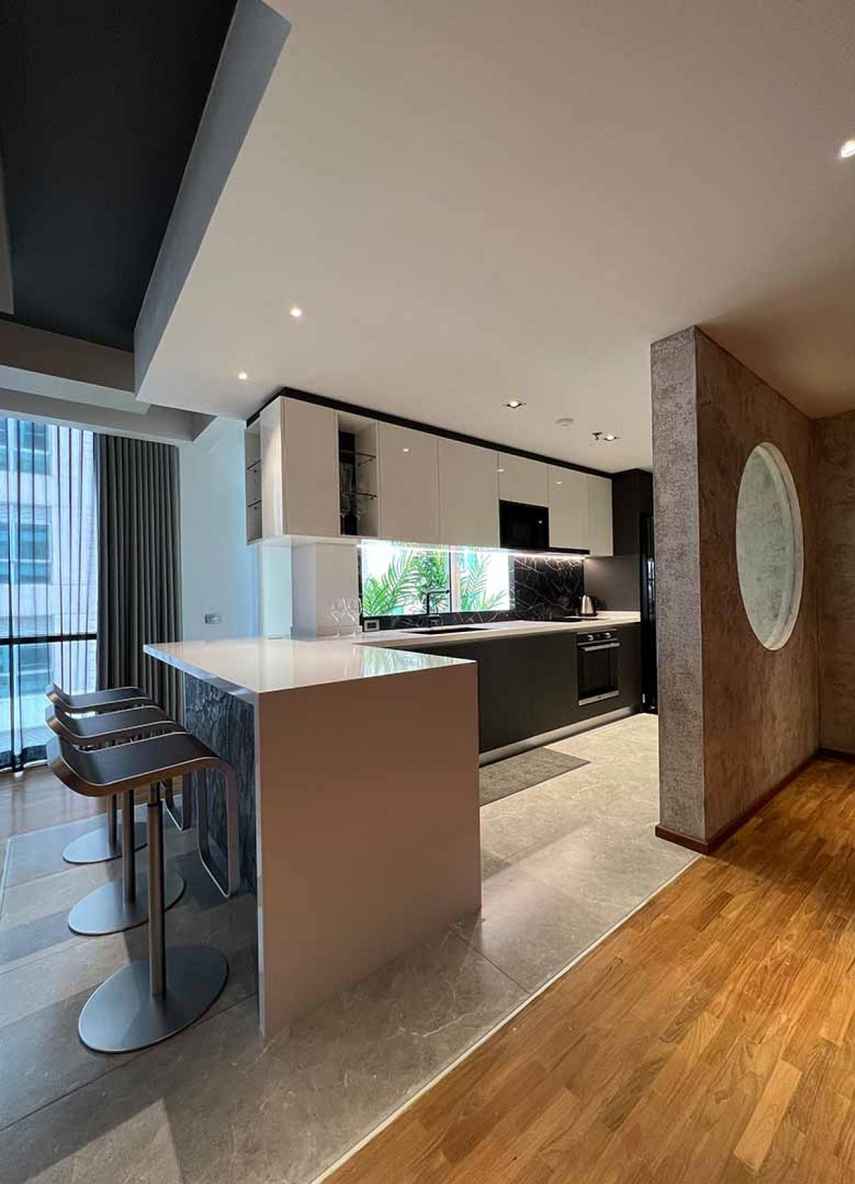 For SaleCondoWitthayu, Chidlom, Langsuan, Ploenchit : Luxury 2 Bed Condo @ Langsuan Ville in the heart of ChidlomNear Siam Paragon with a swimming pool and fitness center starting at 30 million!
