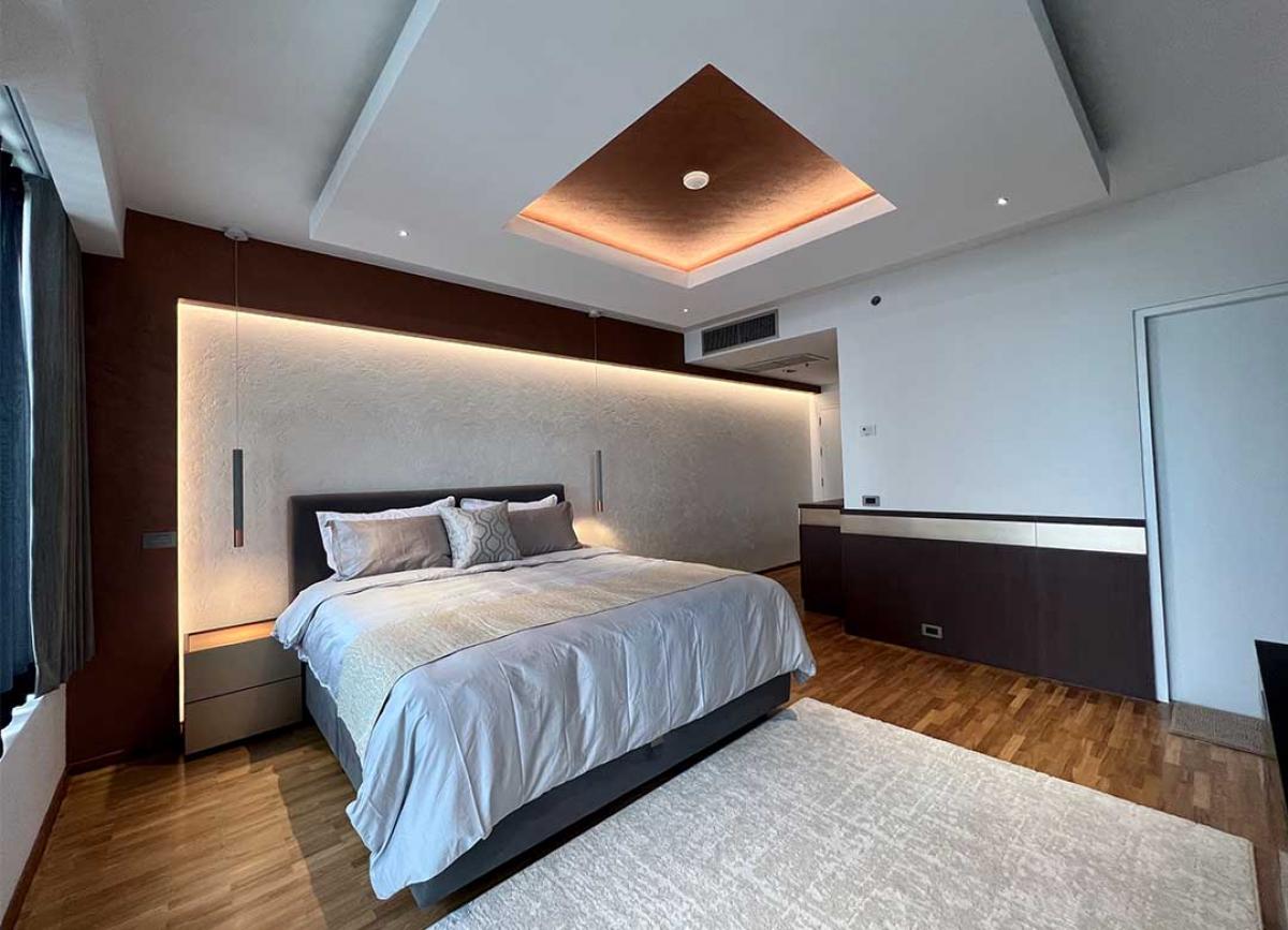 For SaleCondoWitthayu, Chidlom, Langsuan, Ploenchit : Luxury 2 Bed Condo @ Langsuan Ville in the heart of ChidlomNear Siam Paragon with a swimming pool and fitness center starting at 30 million!