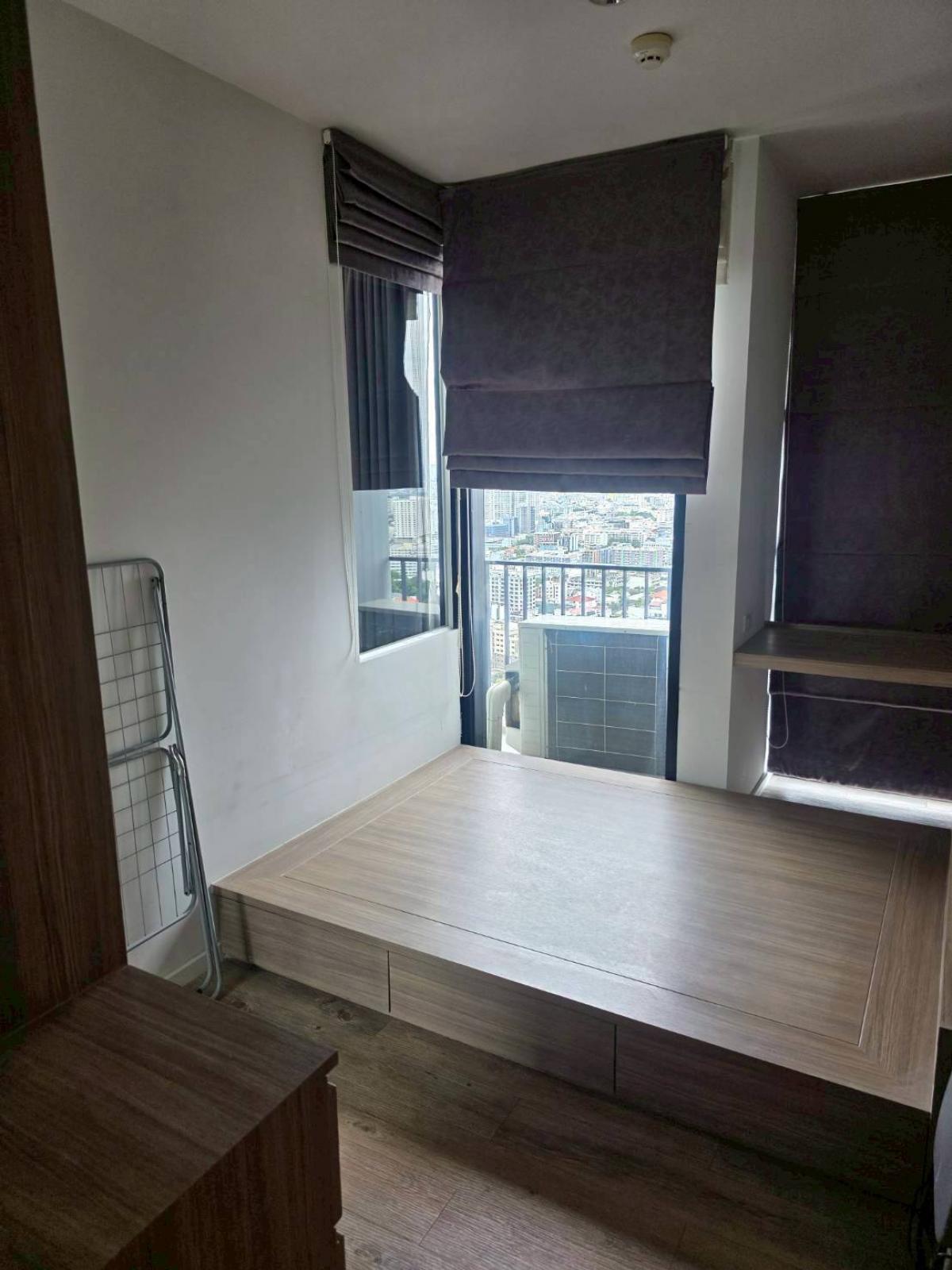 For SaleCondoLadprao, Central Ladprao : For sale/rent The Issara Ladprao 2 bedroom near BTS/MRT LadpraoPrice 5.5 million or rent 24,000 baht per month, a fully equipped quality condo!
