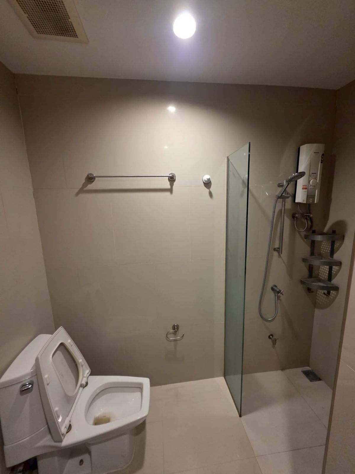 For SaleCondoLadprao, Central Ladprao : For sale/rent The Issara Ladprao 2 bedroom near BTS/MRT LadpraoPrice 5.5 million or rent 24,000 baht per month, a fully equipped quality condo!
