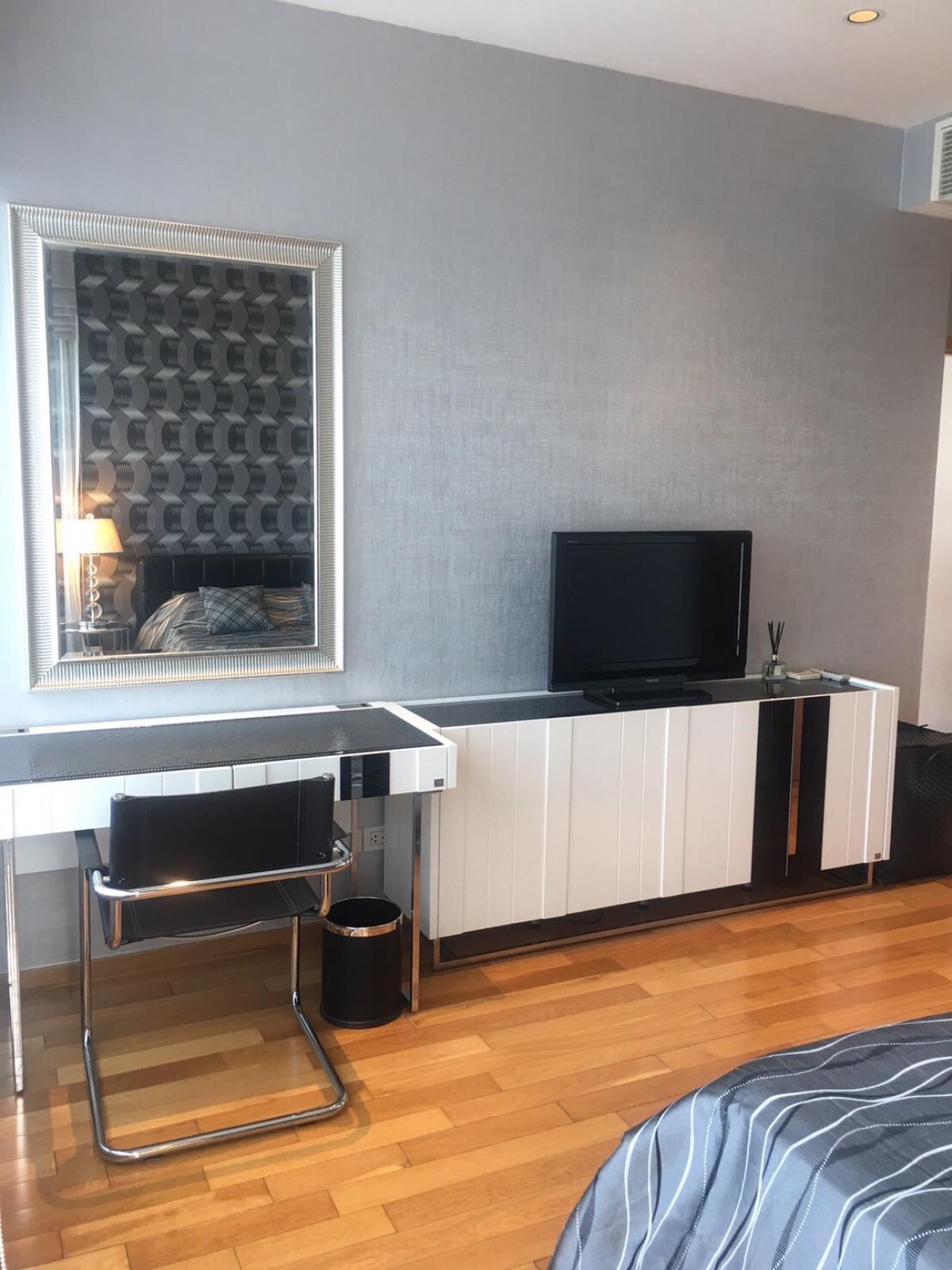 For SaleCondoSukhumvit, Asoke, Thonglor : Superb 2-bedroom condo in the heart of Phrom PhongFor sale at 22.6 million THB or for rent at 80,000 THB per month!