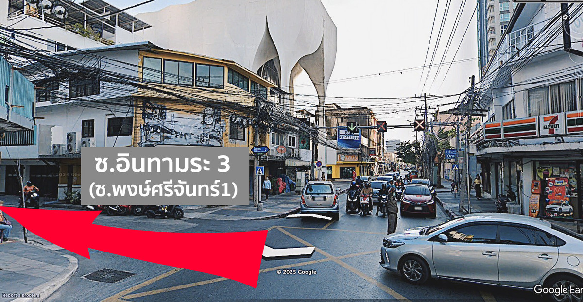 ให้เช่าทาวน์โฮมสะพานควาย จตุจักร :  ให้เช่าตึกแถว2ชั้น ซ.อินทามระ3 (พงษ์ศรีจันทร์1) เข้าซอยเพียง 80m. ใกล้BTS เหมาะสำหรับพักอาศัย / ร้านค้า