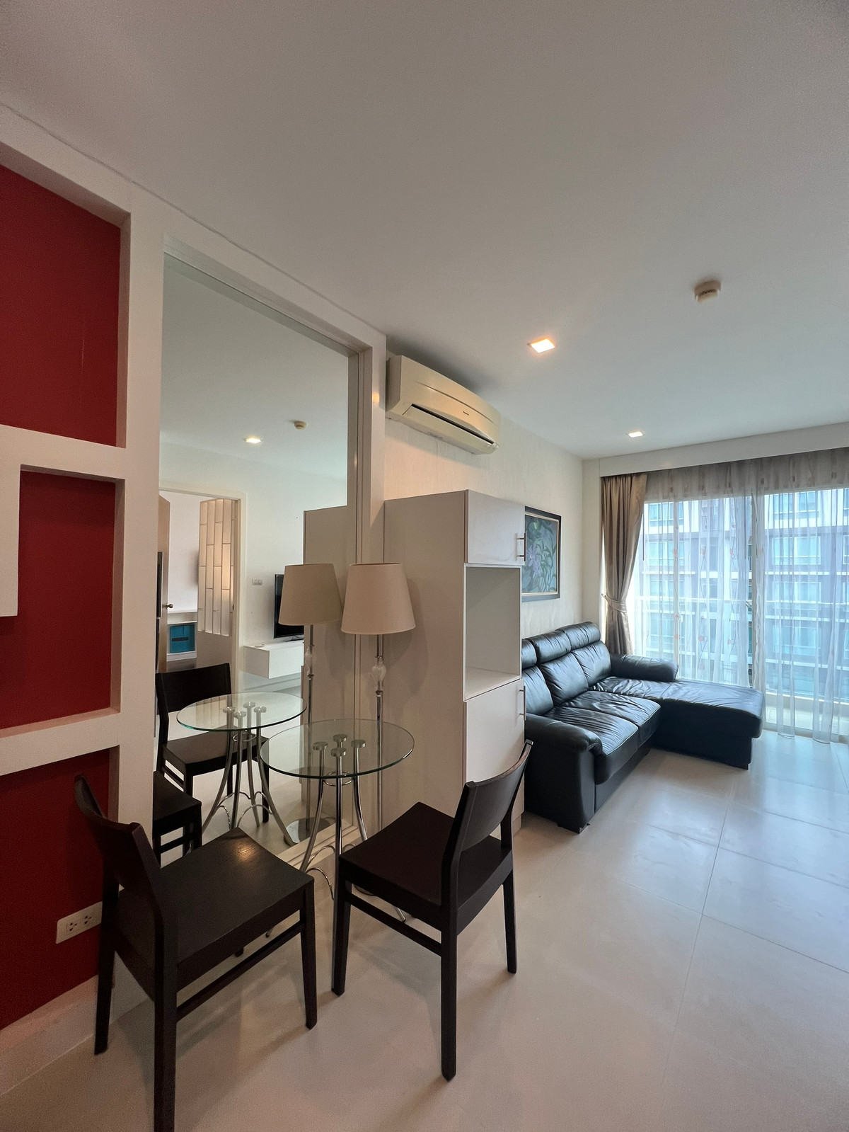 ขายคอนโดหัวหิน ประจวบคีรีขันธ์ : คอนโด THE SEACRAZE HUAHIN ใกล้ทะเล ห้องสบาย สระว่ายน้ำใหญ่ สิ่งอำนวยความสะดวกครบครัน