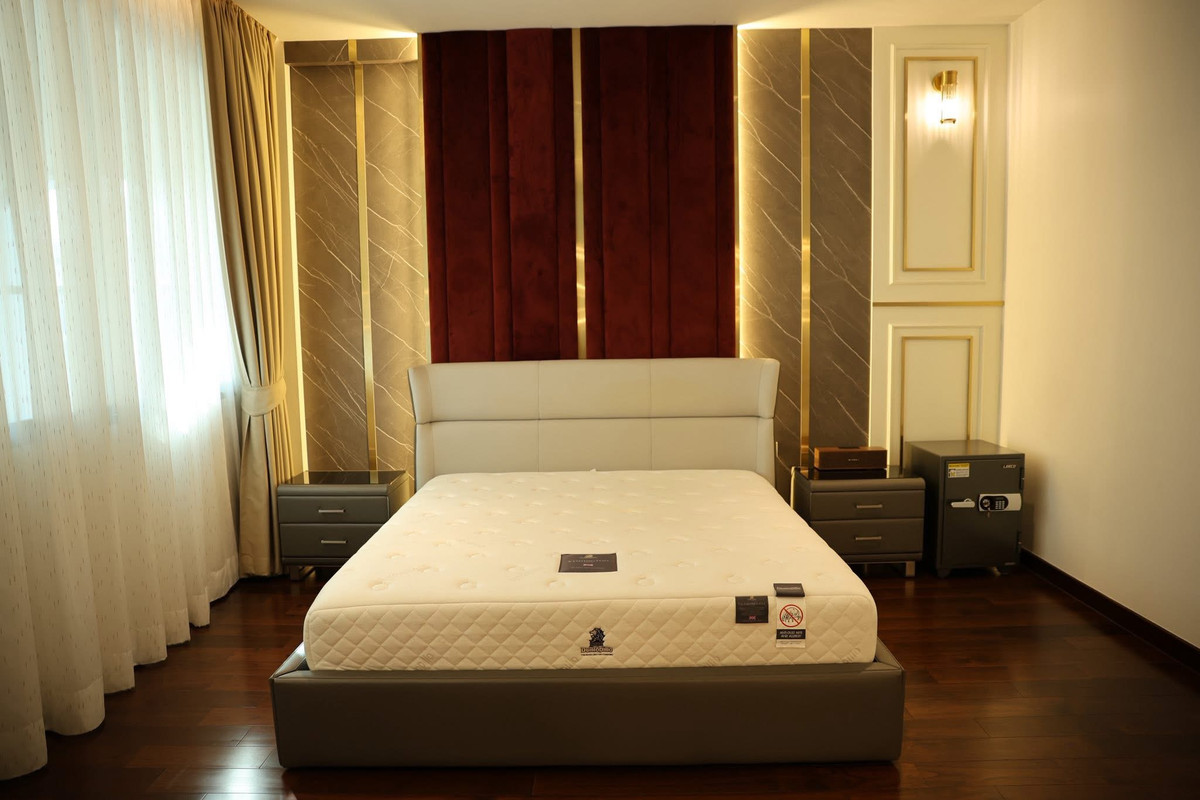 HouseLadkrabang, Suwannaphum Airport : Super Luxury house | Ready to move in immediately, Perfect Masterpiece Krungthep Kreetha, area 202 sq m | usable area 700 sq m • House facing south, corner plot, beautiful plot, 5 bedrooms | 6 bathrooms • Living room | Dining room • Thai kitchen + Western