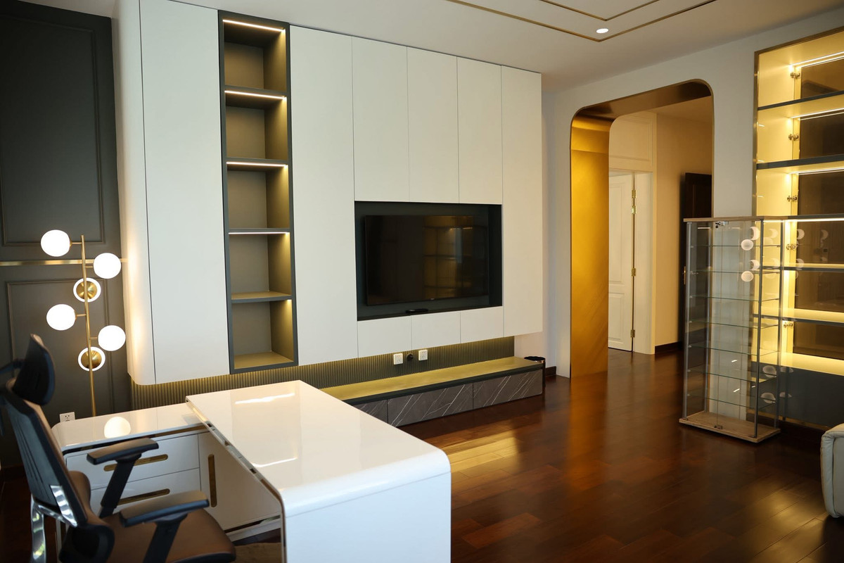 HouseLadkrabang, Suwannaphum Airport : Super Luxury house | Ready to move in immediately, Perfect Masterpiece Krungthep Kreetha, area 202 sq m | usable area 700 sq m • House facing south, corner plot, beautiful plot, 5 bedrooms | 6 bathrooms • Living room | Dining room • Thai kitchen + Western