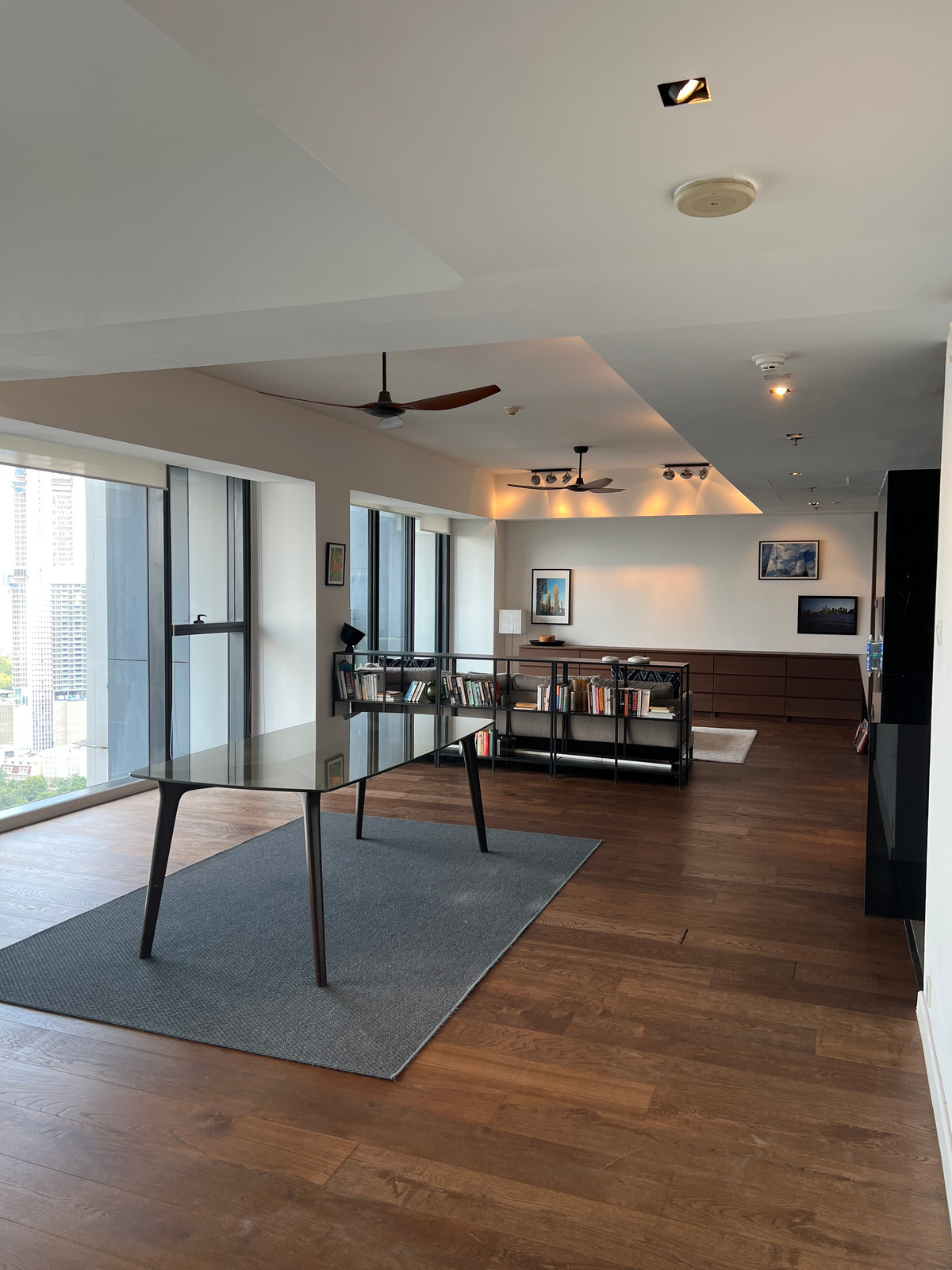 For RentCondoSathorn, Narathiwat : 🌟✨ 196 sqm Luxury Unit 🏙️ | 37th Floor Skyline Views 🌅 | The Met Condominium 🏢💎🔥FOR RENT: 120,000 THB / month