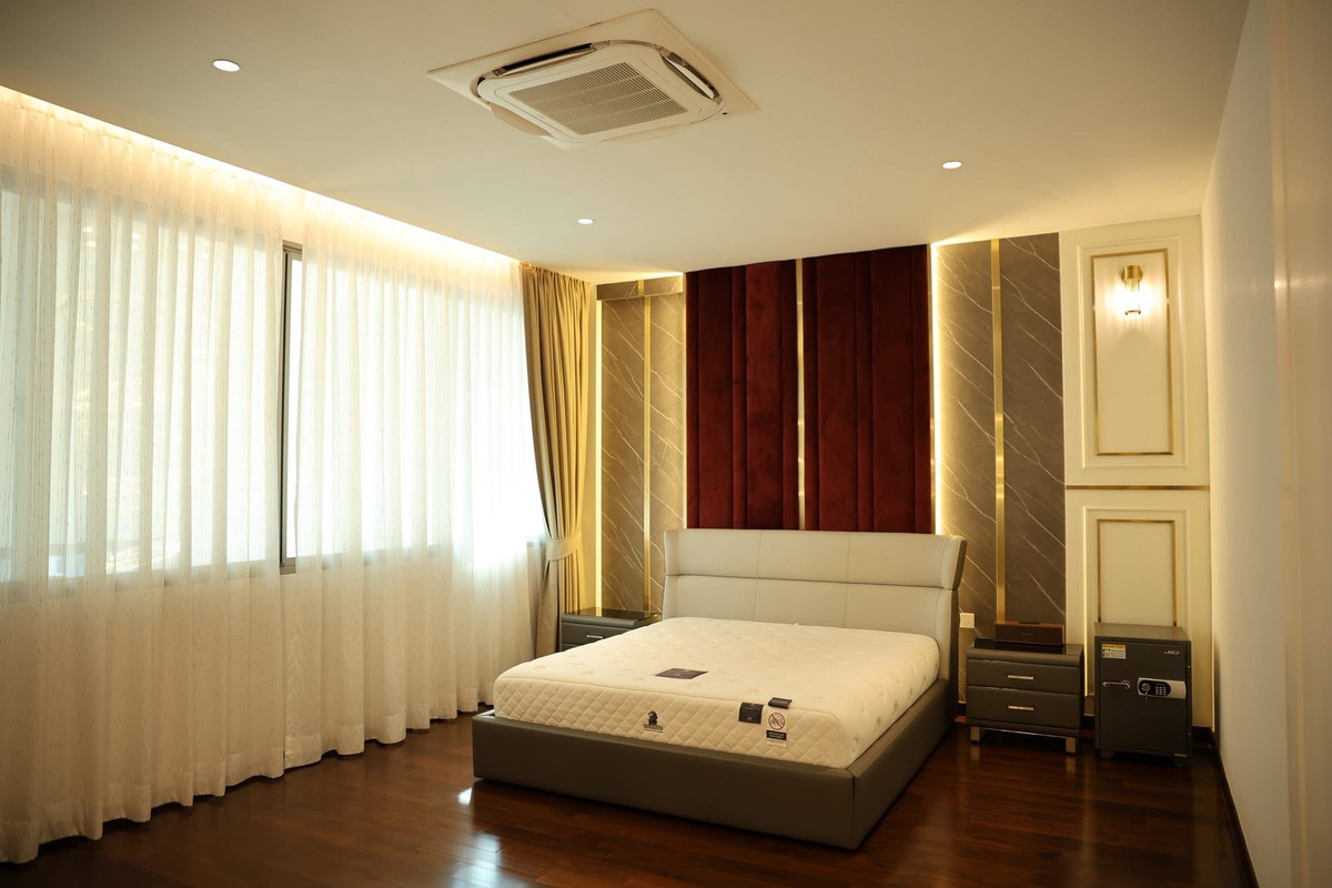 HouseLadkrabang, Suwannaphum Airport : Super Luxury house | Ready to move in immediately, Perfect Masterpiece Krungthep Kreetha, area 202 sq m | usable area 700 sq m • House facing south, corner plot, beautiful plot, 5 bedrooms | 6 bathrooms • Living room | Dining room • Thai kitchen + Western