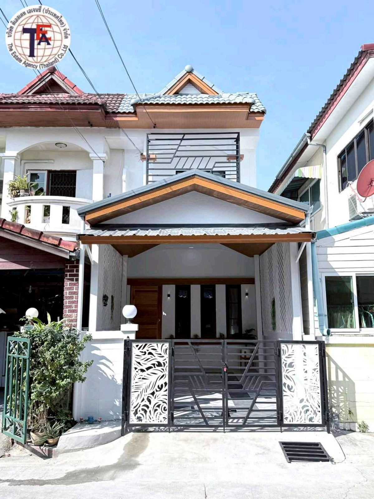 ขายทาวน์โฮมลาดกระบัง สุวรรณภูมิ : ขายทาวน์เฮ้าส์ 2 ชั้น หมู่บ้านมารวยซอยร่มเกล้า 44 คลองสามประเวศ  ลาดกระบัง สนามบินสุวรรณภูมิ  รามคำแหง มีนบุร ีมิสทีน รถไฟฟ้า ม.เทคโนโลยีมหานคร นิคมอุตสาหกรรมลาดกระบัง ตลาดสด