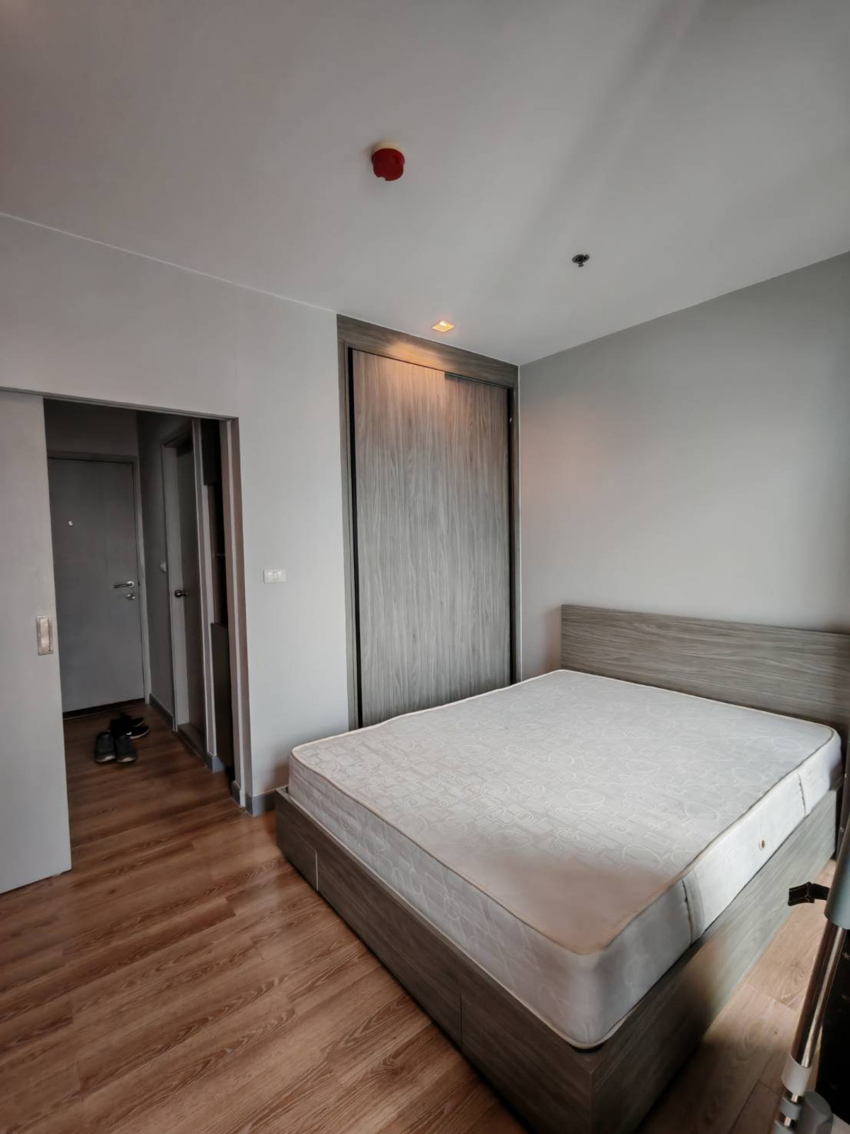 ให้เช่าคอนโดลาดพร้าว เซ็นทรัลลาดพร้าว : P-120532 ให้เช่า คอนโด แชปเตอร์วัน มิดทาวน์ ลาดพร้าว 24 แขวงจอมพล เขตจตุจักร กรุงเทพมหานคร พร้อมอยู่ ราคาถูก Line Id: @easycondoplus 099-229-6397