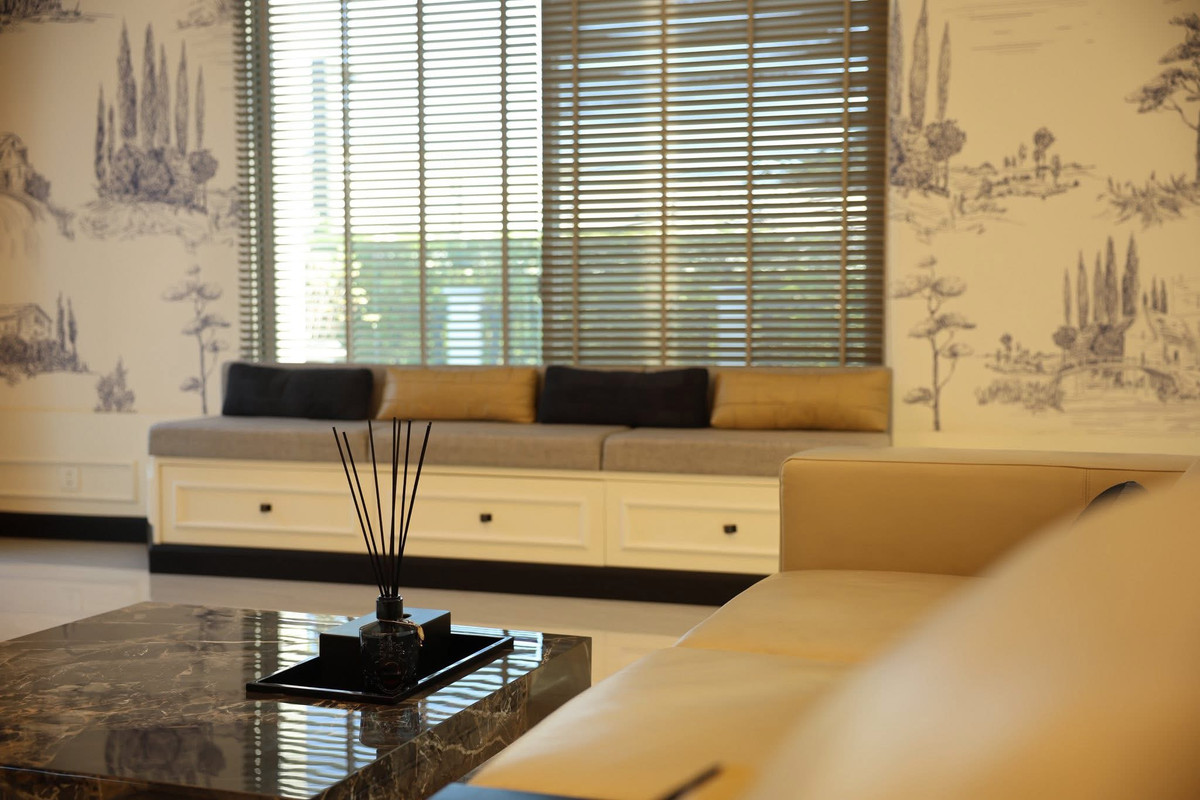 HouseLadkrabang, Suwannaphum Airport : Super Luxury house | Ready to move in immediately, Perfect Masterpiece Krungthep Kreetha, area 202 sq m | usable area 700 sq m • House facing south, corner plot, beautiful plot, 5 bedrooms | 6 bathrooms • Living room | Dining room • Thai kitchen + Western