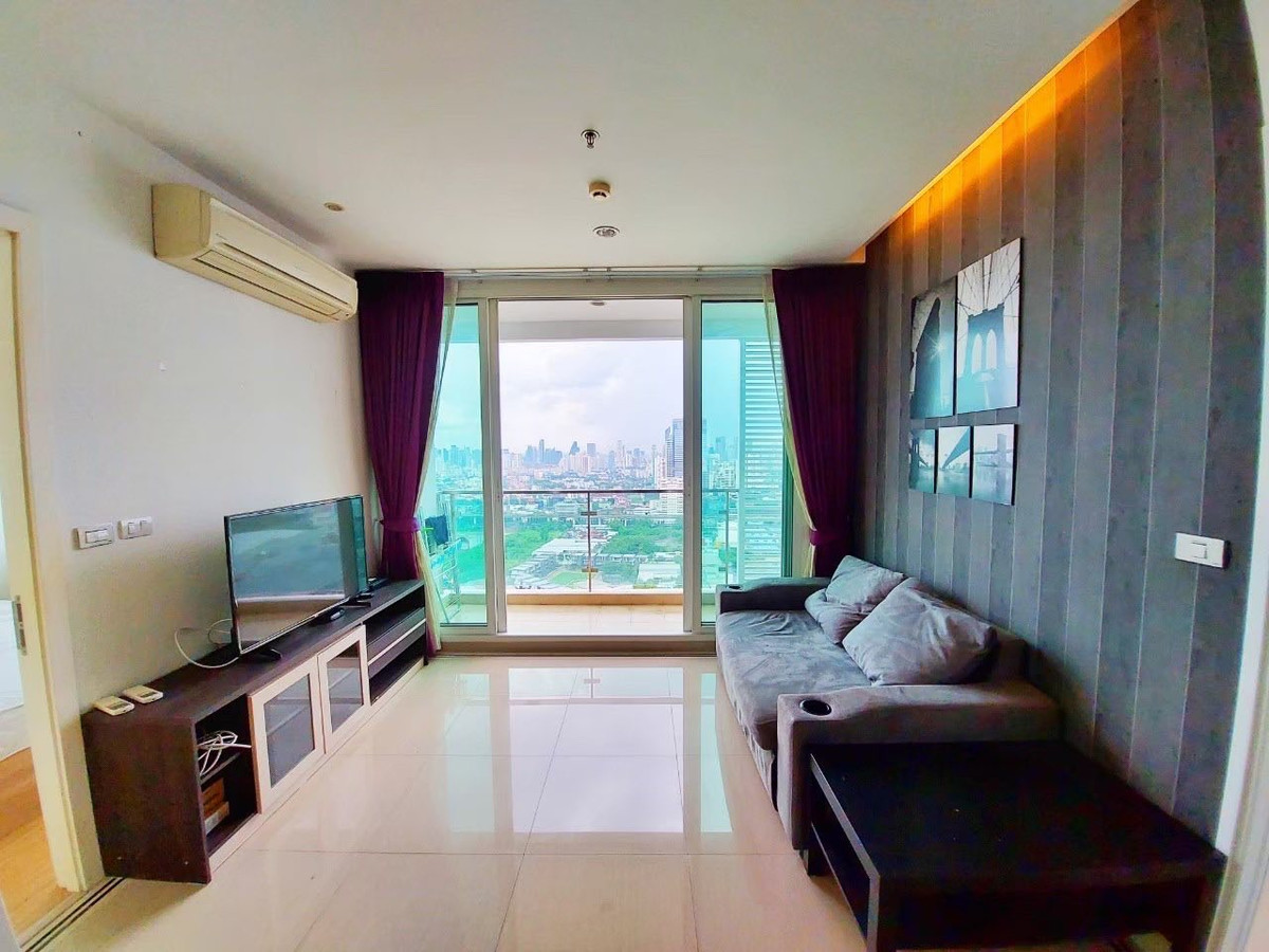 For RentCondoRama9, Petchburi, RCA : Condo, 32nd floor, fully furnished, beautifully decorated, for rent in Rama 9-Huai Khwang area. Near Rama IX Hospital, only 400 meters.