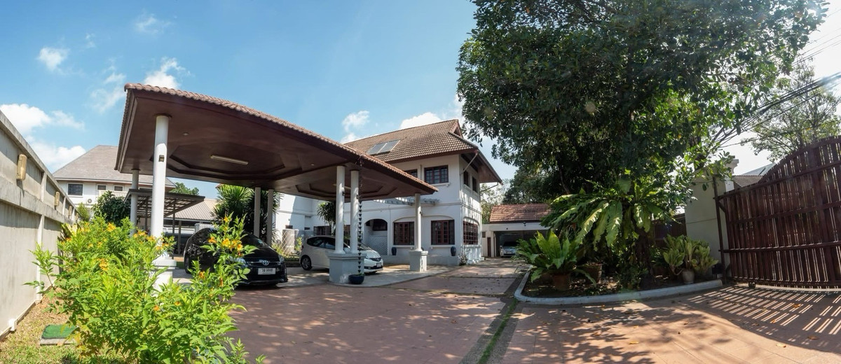 ขายบ้านนวมินทร์ รามอินทรา : △ นวธานี (Navathani Village)	•	บ้านเดี่ยว 5 ห้องนอน | ที่ดิน 256 ตรว. | 1,024 ตรม. | โครงสร้างแข็งแรง บิลท์อินทั้งหลัง งานระบบสมบูรณ์ 💪🏻🏅
	