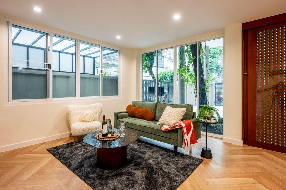 For SaleHome OfficeSapankwai,Jatujak : 📌𝐇𝐎𝐌𝐄 𝐎𝐅𝐅𝐈𝐂𝐄 / 3-storey detached house for sale, completely renovated, near 𝐌𝐑𝐓 Chatuchak and 𝐁𝐓𝐒 Mochit, just 300 meters. If interested, contact 095-424-3656