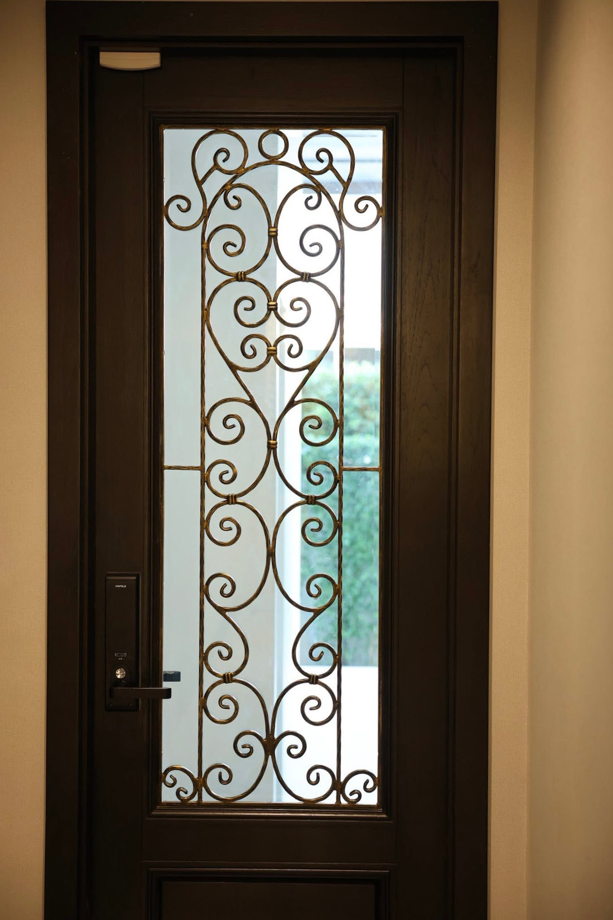 HouseLadkrabang, Suwannaphum Airport : Super Luxury house | Ready to move in immediately, Perfect Masterpiece Krungthep Kreetha, area 202 sq m | usable area 700 sq m • House facing south, corner plot, beautiful plot, 5 bedrooms | 6 bathrooms • Living room | Dining room • Thai kitchen + Western