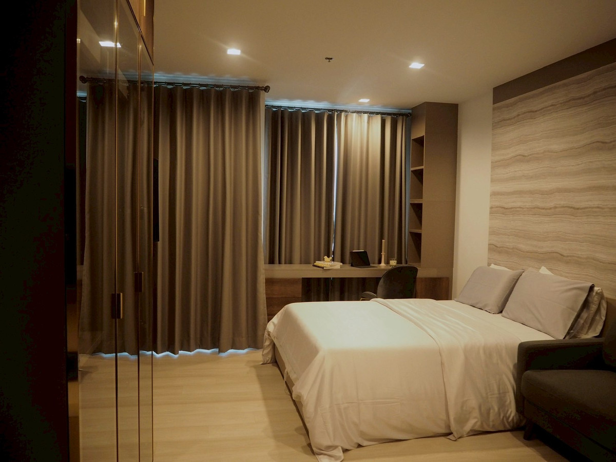 For RentCondoWitthayu, Chidlom, Langsuan, Ploenchit : For rent Life One Wireless, beautiful room, luxuriously decorated, fully furnished, very good price.
