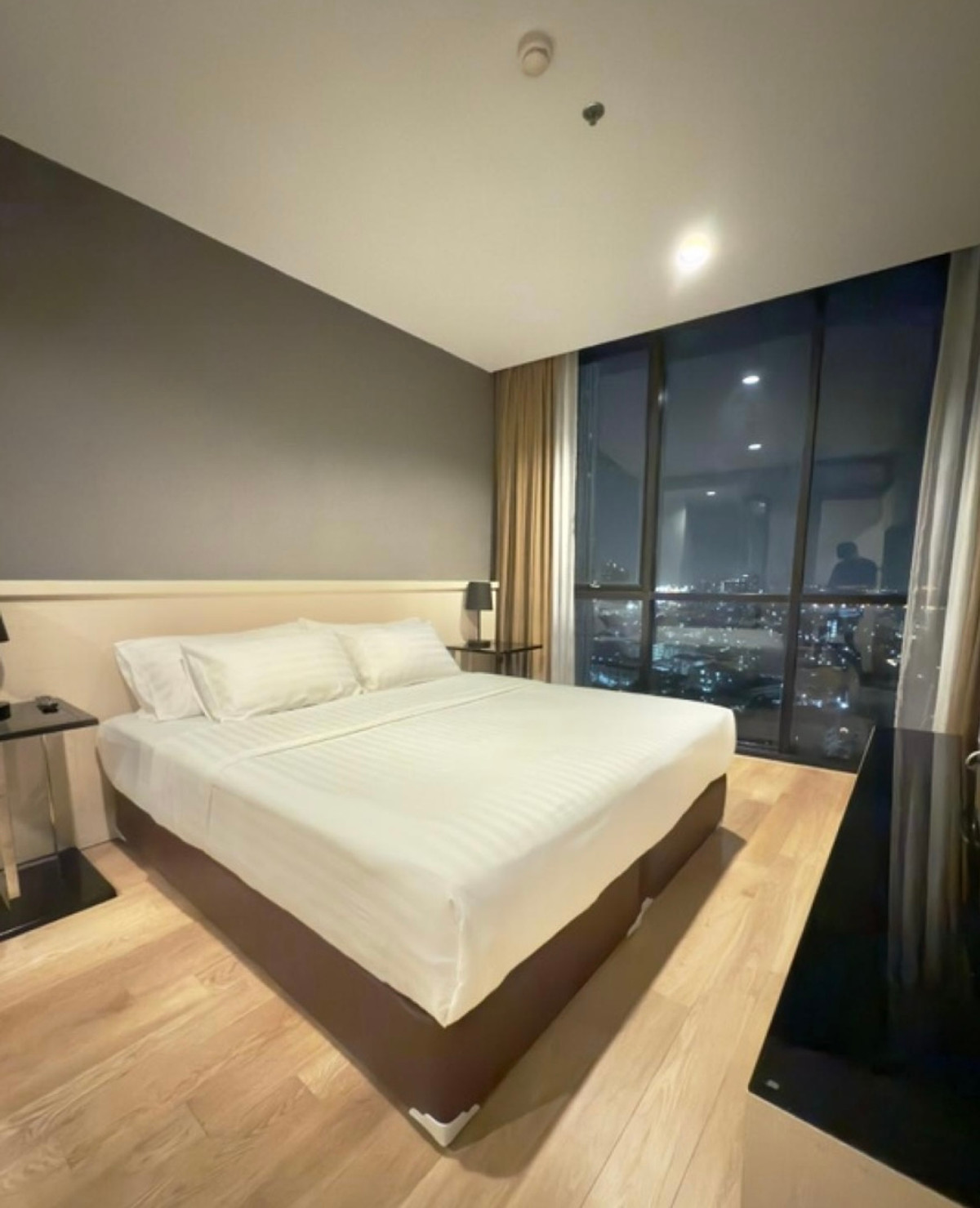 ให้เช่าคอนโดสุขุมวิท อโศก ทองหล่อ : เช่า เอสเตลลา เอกมัย สวย ทำเลดี พร้อมอยู่ ใกล้ ดองกิมอลล์ ทองหล่อ-เอกมัย เลี้ยงสัตว์ได้ สนใจแอตไลน์ครับ@841qqlnr