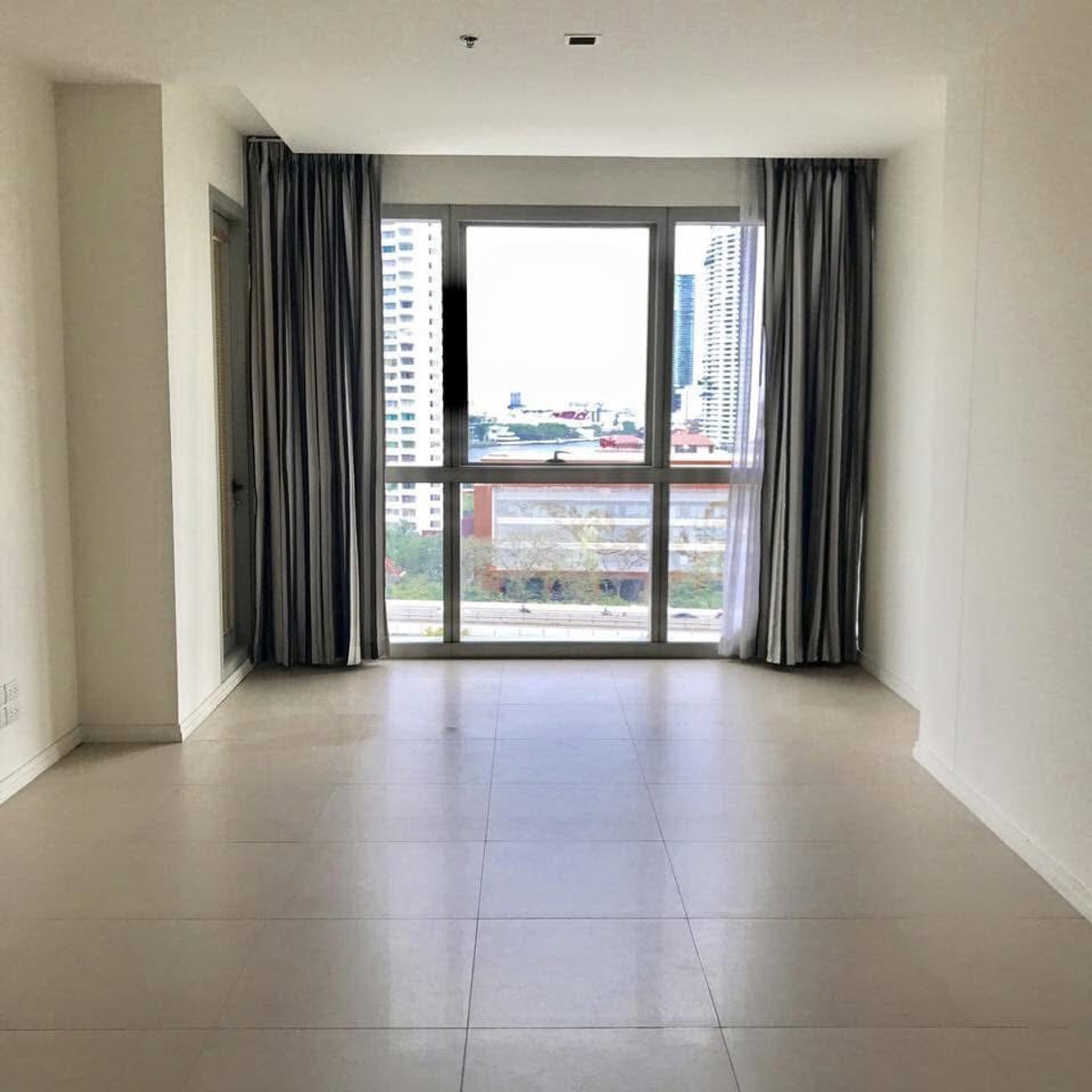 ขายคอนโดวงเวียนใหญ่ เจริญนคร : ขายคอนโดหรู วิวแม่น้ำเจ้าพระยา