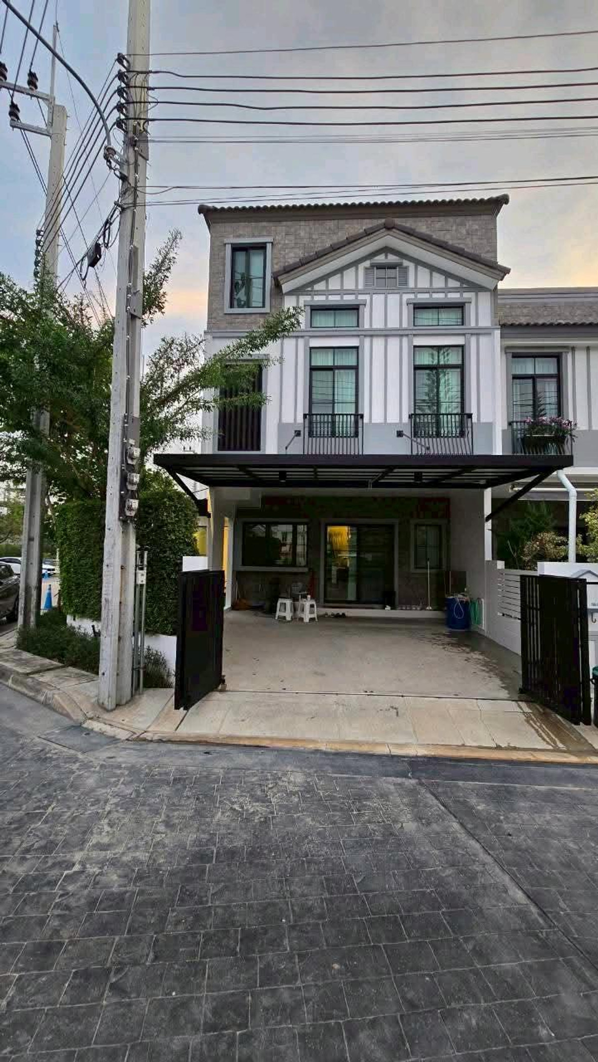 ให้เช่าทาวน์โฮมบางนา แบริ่ง ลาซาล : ให้เช่าบ้านเดี่ยว 4 ห้องนอน หมู่บ้าน Indy 5 บางนา กม.7 | บ้านหัวมุม ใกล้เมกะบางนา | เฟอร์ครบ พร้อมอยู่