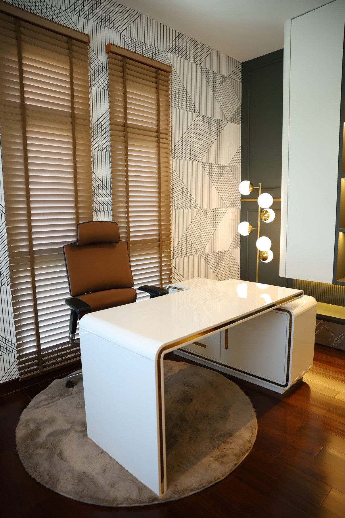 HouseLadkrabang, Suwannaphum Airport : Super Luxury house | Ready to move in immediately, Perfect Masterpiece Krungthep Kreetha, area 202 sq m | usable area 700 sq m • House facing south, corner plot, beautiful plot, 5 bedrooms | 6 bathrooms • Living room | Dining room • Thai kitchen + Western