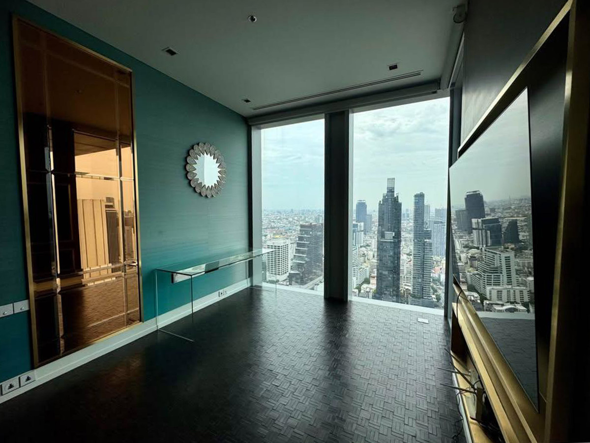 ให้เช่าคอนโดสาทร นราธิวาส : The Ritz-Carlton Residences Bangkok ยูนิตหรู 4 ห้องนอน ชั้นสูง วิวเมืองระดับไอคอน Please call: 062-496-6454