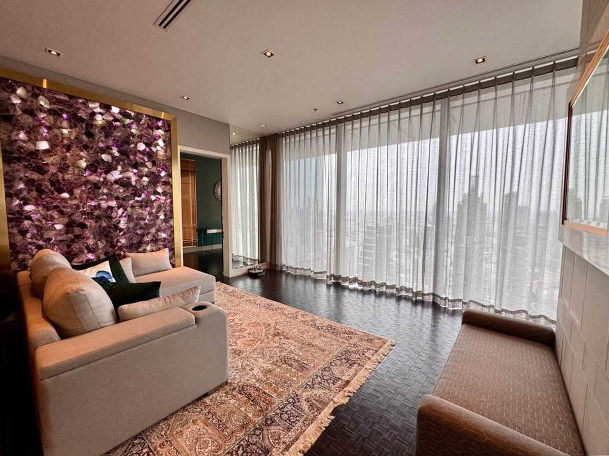 ให้เช่าคอนโดสาทร นราธิวาส : The Ritz-Carlton Residences Bangkok ยูนิตหรู 4 ห้องนอน ชั้นสูง วิวเมืองระดับไอคอน Please call: 062-496-6454