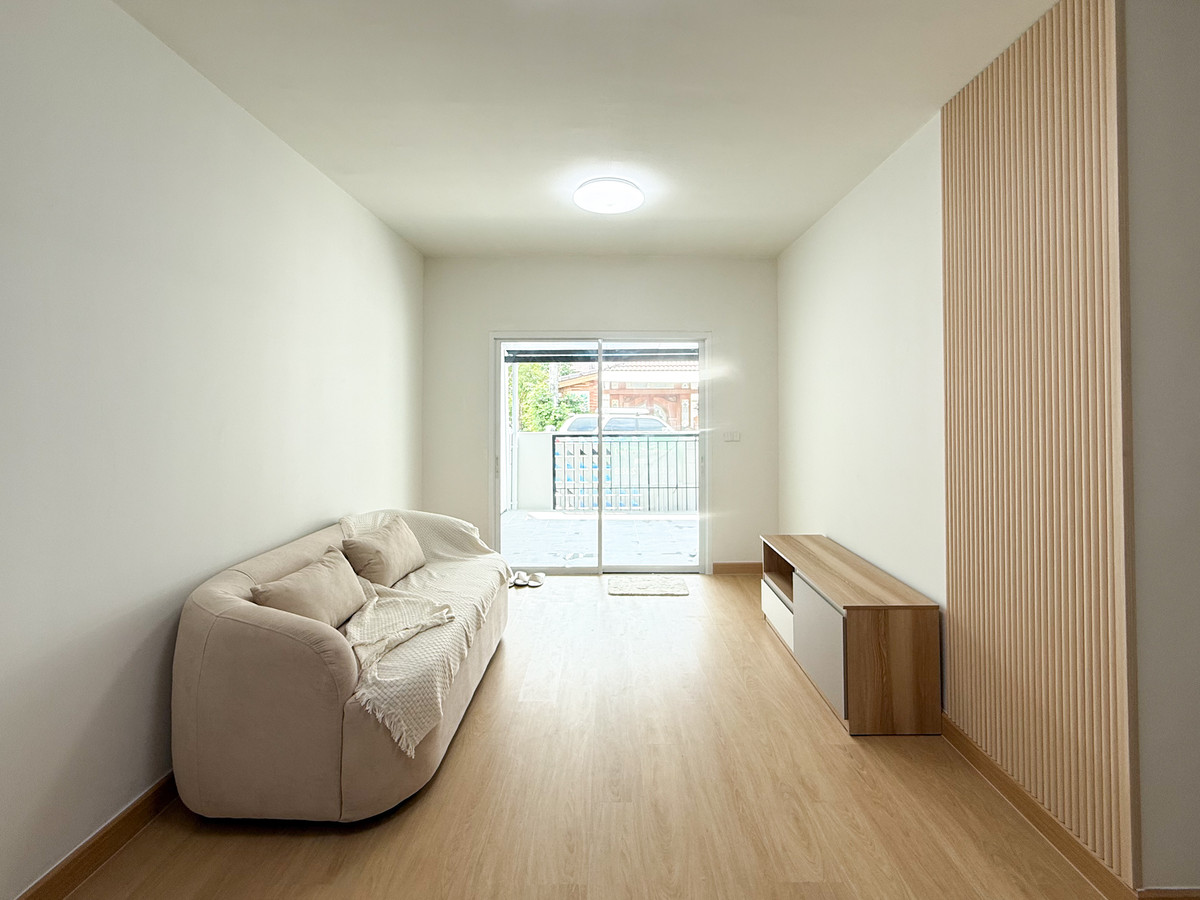 ขายทาวน์โฮมมีนบุรี-ร่มเกล้า : ขายบ้านรีโนเวทใหม่ พฤกษาวิลล์27 มีนบุรี ‼️ซื้อวันนี้ ปล่อยเช่าได้เลย รับ yield 6% ปล่อยเช่าไว ‼️ ใกล้รถไฟฟ้า