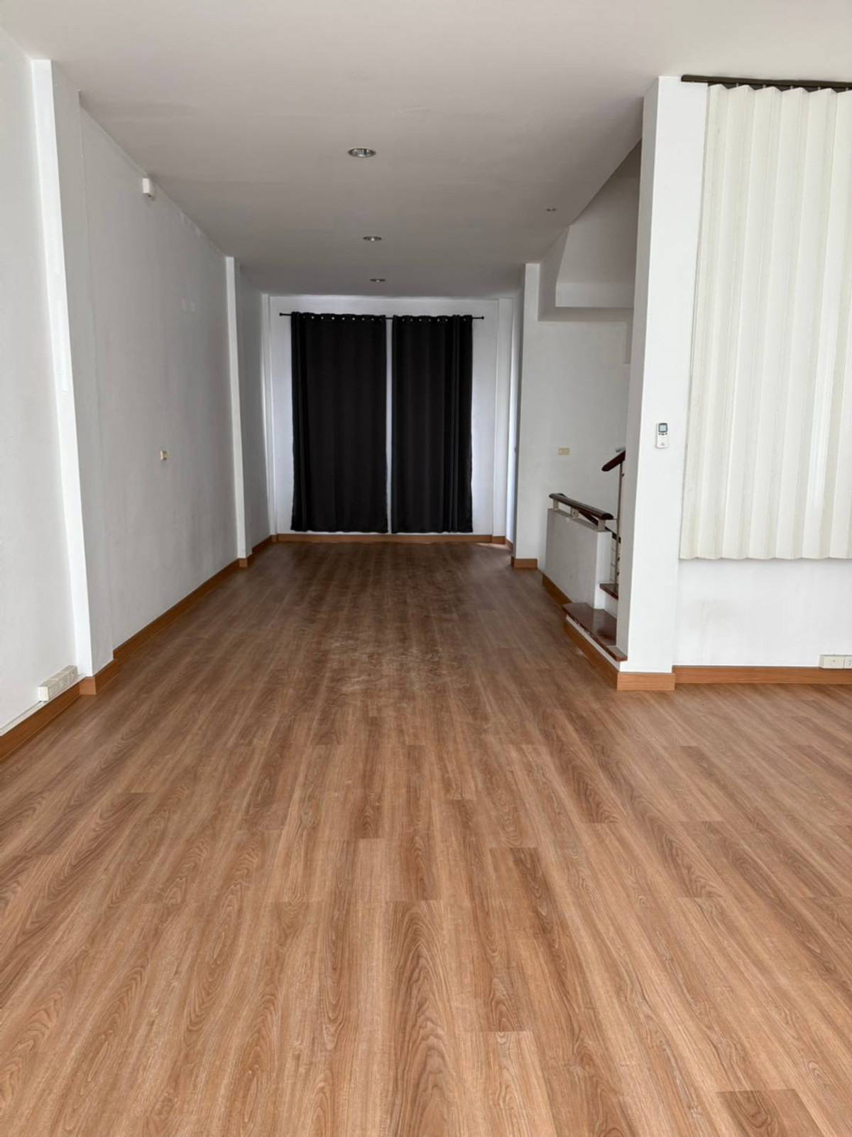 ให้เช่าทาวน์โฮมสมุทรปราการ สำโรง : ให้เช่าทาวน์โฮม บ้านกลางเมือง บริติช ทาวน์ ศรีนครินทร์ ใกล้ แม็คโคร ศรีนครินทร์ เพียง 2 นาที