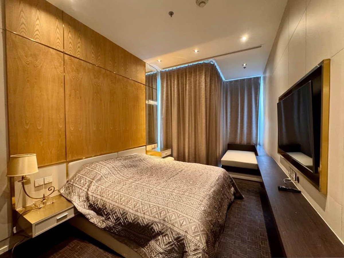 ให้เช่าคอนโดสาทร นราธิวาส : The Ritz-Carlton Residences Bangkok ยูนิตหรู 4 ห้องนอน ชั้นสูง วิวเมืองระดับไอคอน Please call: 062-496-6454