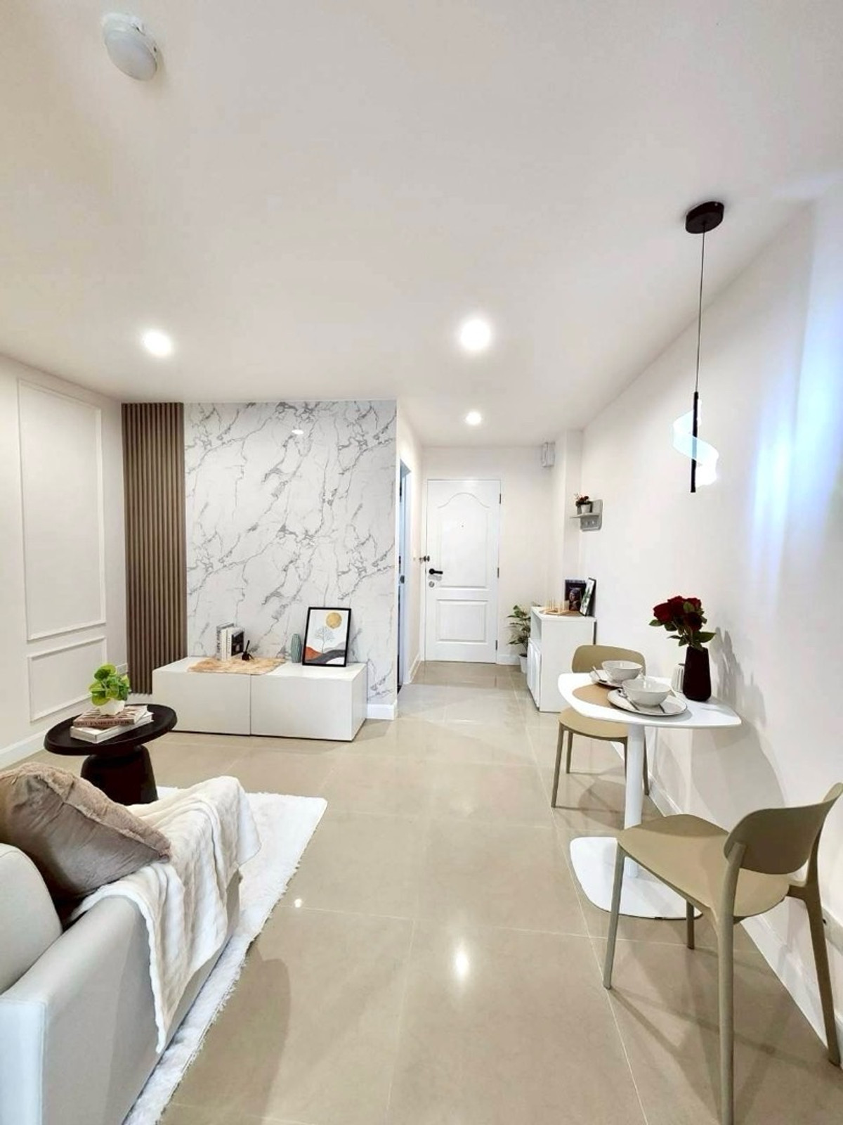 ขายคอนโดรัชดา ห้วยขวาง : regent home 5 ratchada 19 all new renovated 