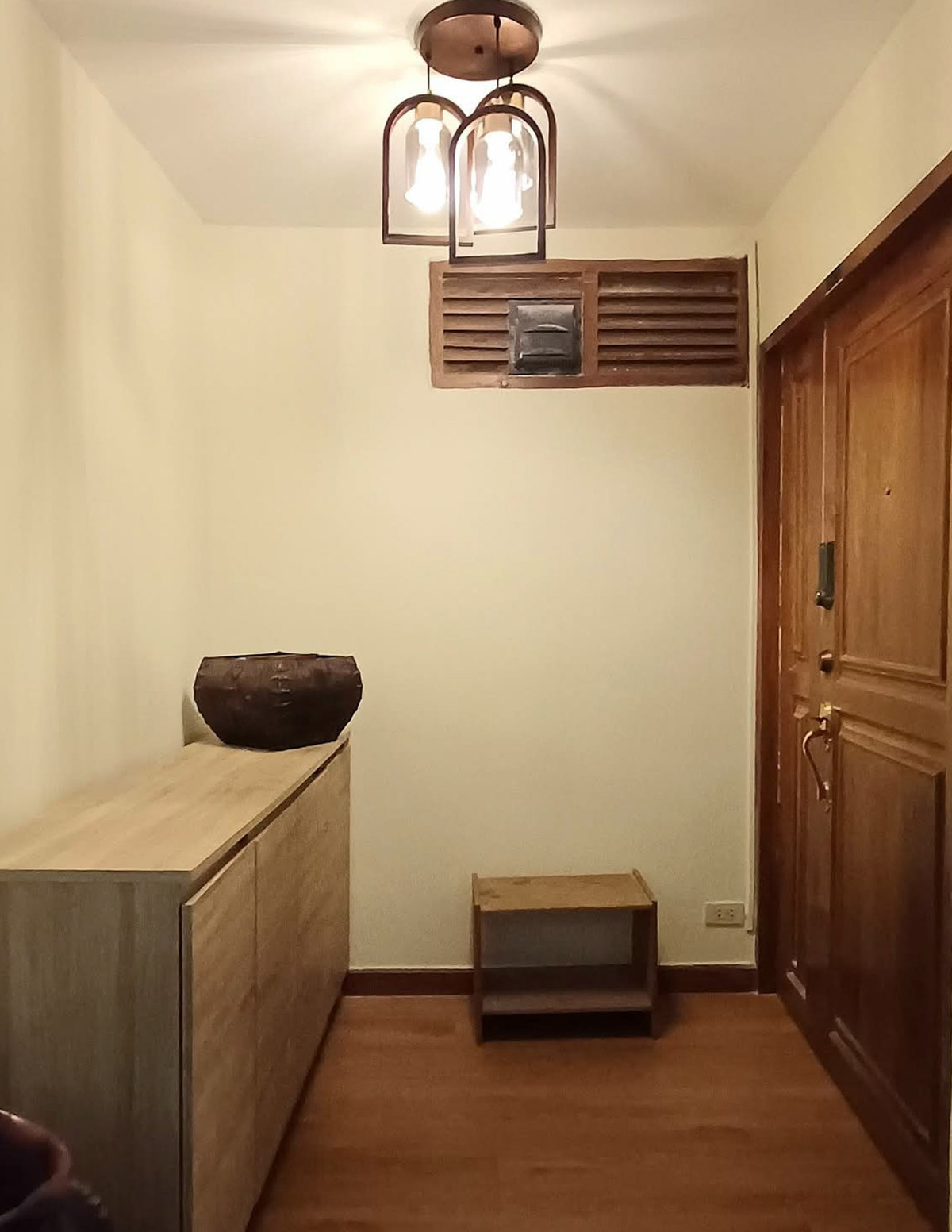 ให้เช่าคอนโดสุขุมวิท อโศก ทองหล่อ : Habitat Condominium Thonglor ห้องใหญ่ 3 ห้องนอน 260 ตร.ม. Please call: 062-496-6454