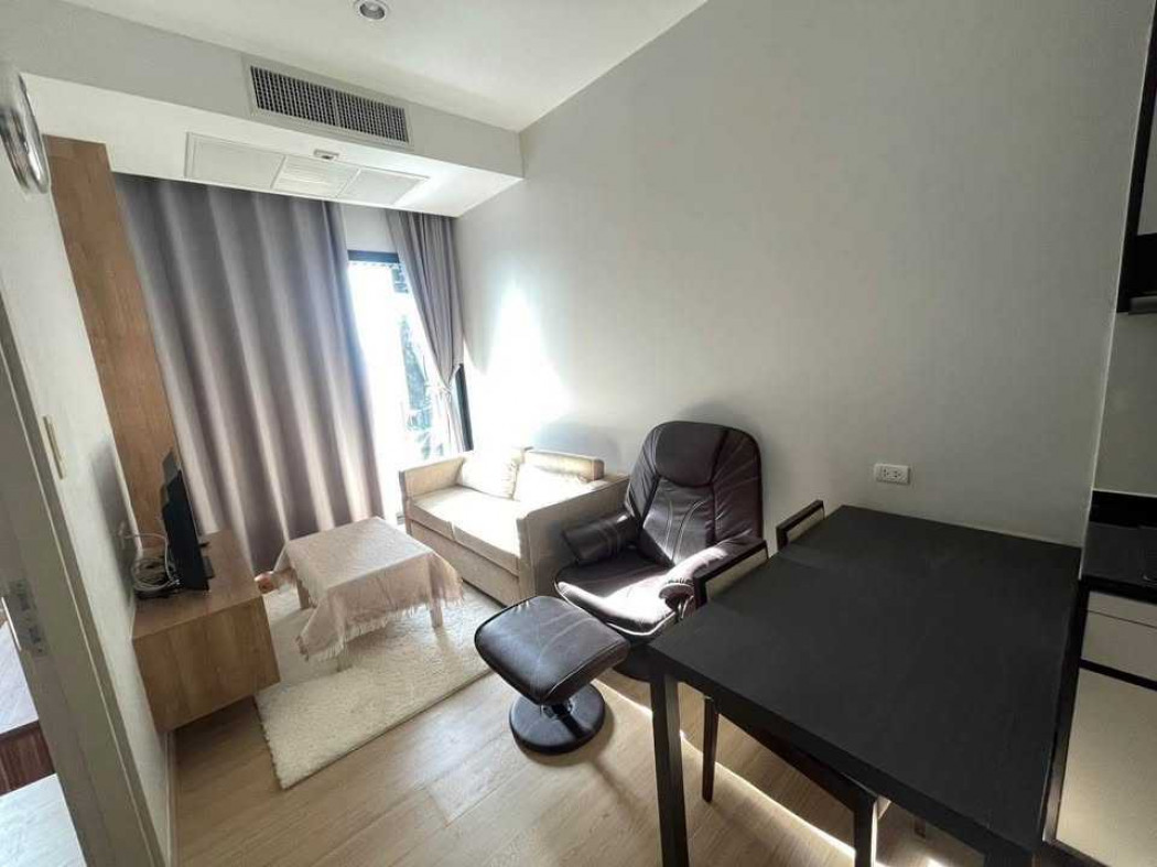 For RentCondoRama9, Petchburi, RCA : Condo for rent, The Capital Ekkamai-Thonglor, 32 sq m, near BTS Ekkamai.