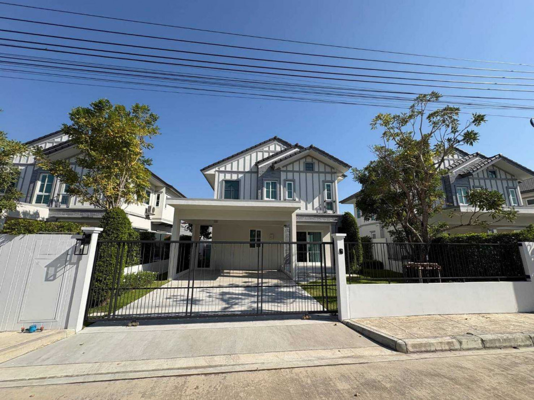 For RentHouseSamut Prakan,Samrong : House for rent, Villaggio Srinakarin-Bangna, 153 sq m, 59 sq wah, near Burapha Vithee Expressway.