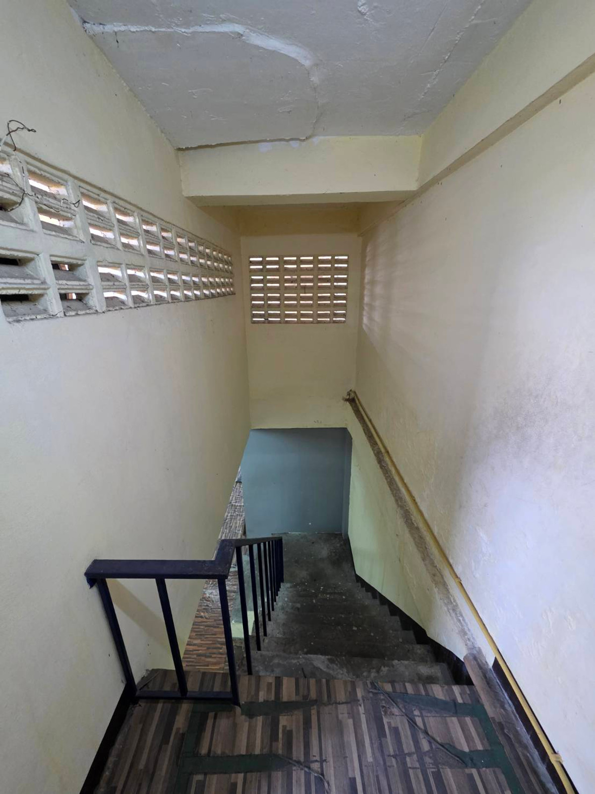 For RentShop HouseOnnut, Udomsuk : Commercial building for rent, Punnawithi zone, near BTS Punnawithi, only 4 minutes.