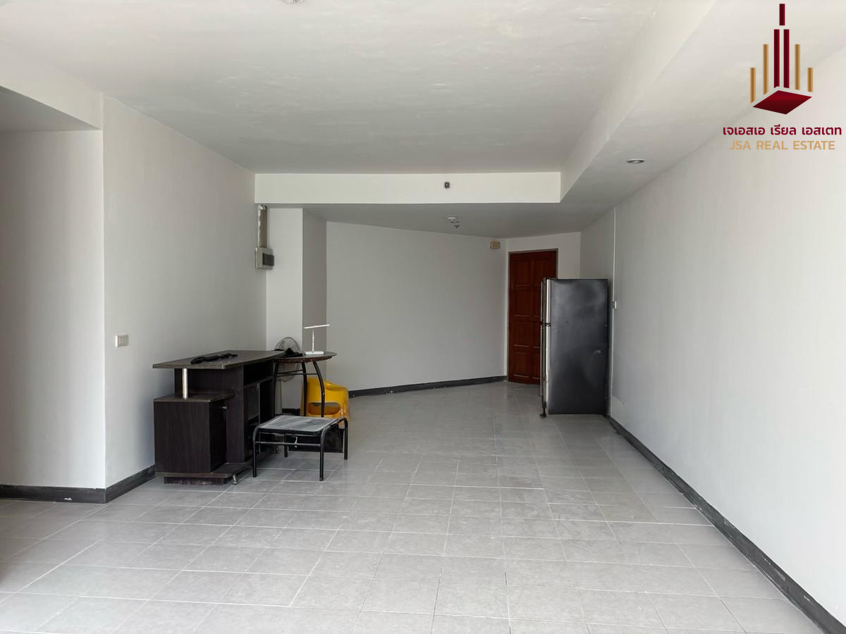 For SaleCondoKasetsart, Ratchayothin : ✨ For Sale: Supalai Park Phaholyothin Condo ✨ 💰 Only 5,200,000 THB