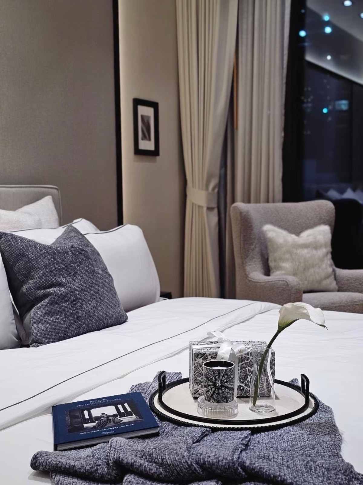 ให้เช่าคอนโดวิทยุ ชิดลม หลังสวน : ให้เช่า2 ห้องนอน แต่งครบ พร้อมเข้าอยู่