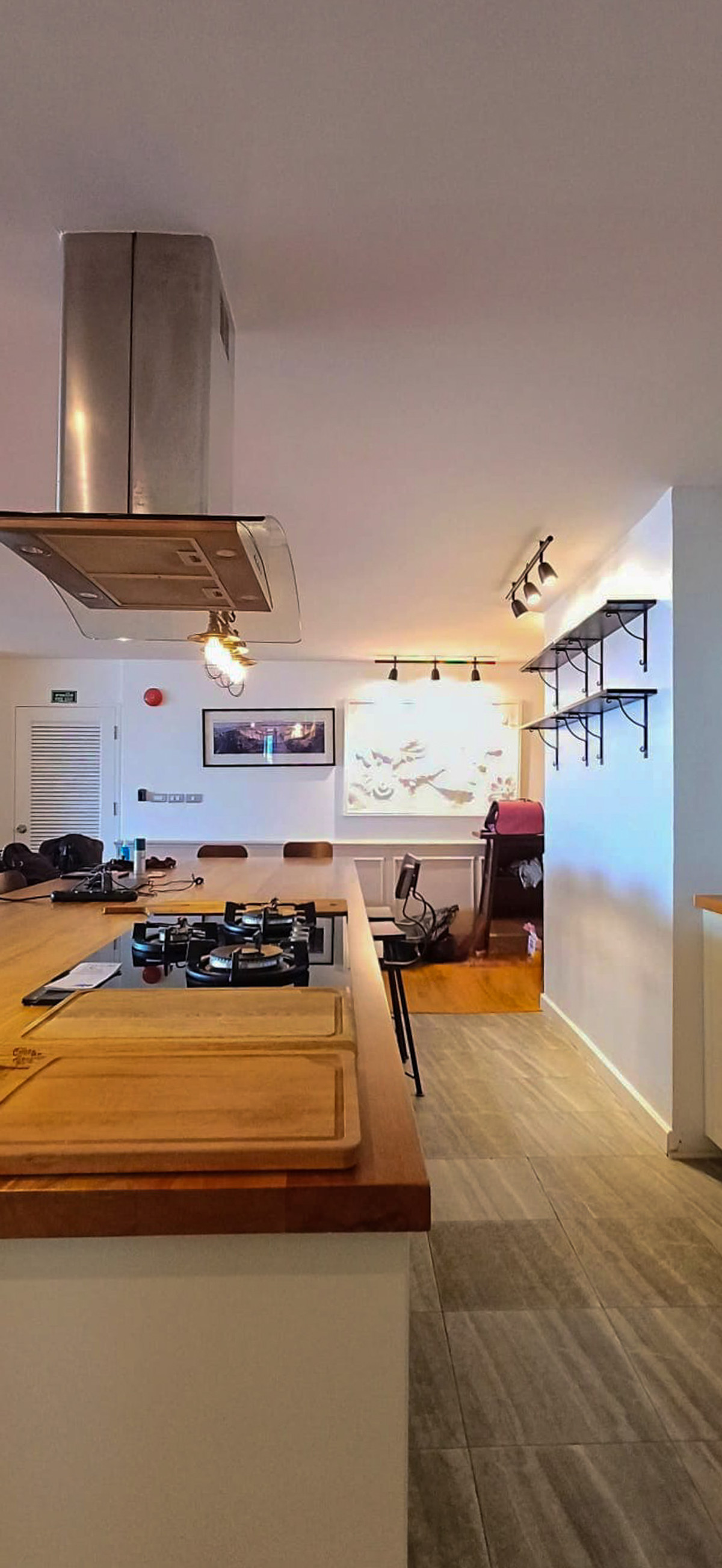 ให้เช่าคอนโดสุขุมวิท อโศก ทองหล่อ : Habitat Condominium Thonglor ห้องใหญ่ 3 ห้องนอน 260 ตร.ม. Please call: 062-496-6454