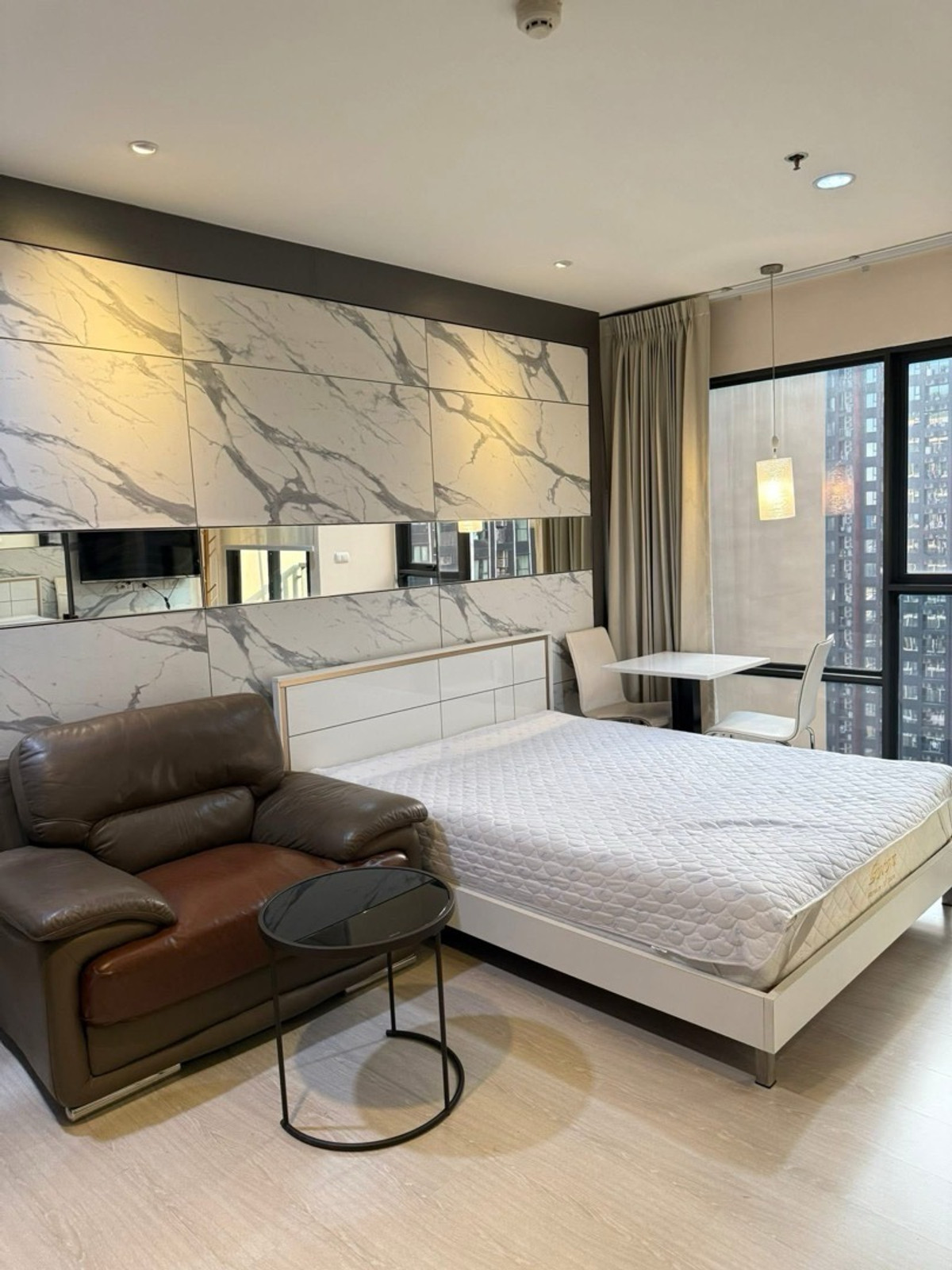 For RentCondoRama9, Petchburi, RCA : 🔮Condo for rent rhythm Asok 1🔮