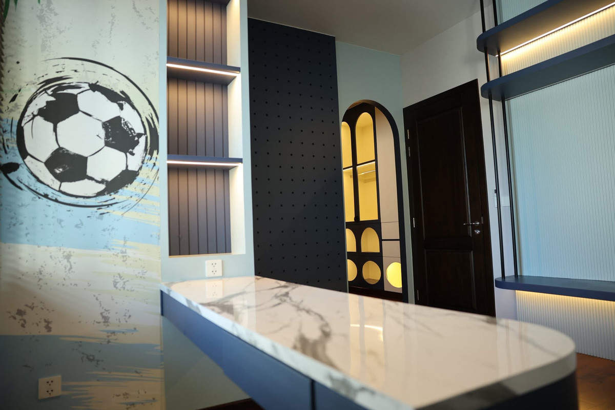 HouseLadkrabang, Suwannaphum Airport : Super Luxury house | Ready to move in immediately, Perfect Masterpiece Krungthep Kreetha, area 202 sq m | usable area 700 sq m • House facing south, corner plot, beautiful plot, 5 bedrooms | 6 bathrooms • Living room | Dining room • Thai kitchen + Western