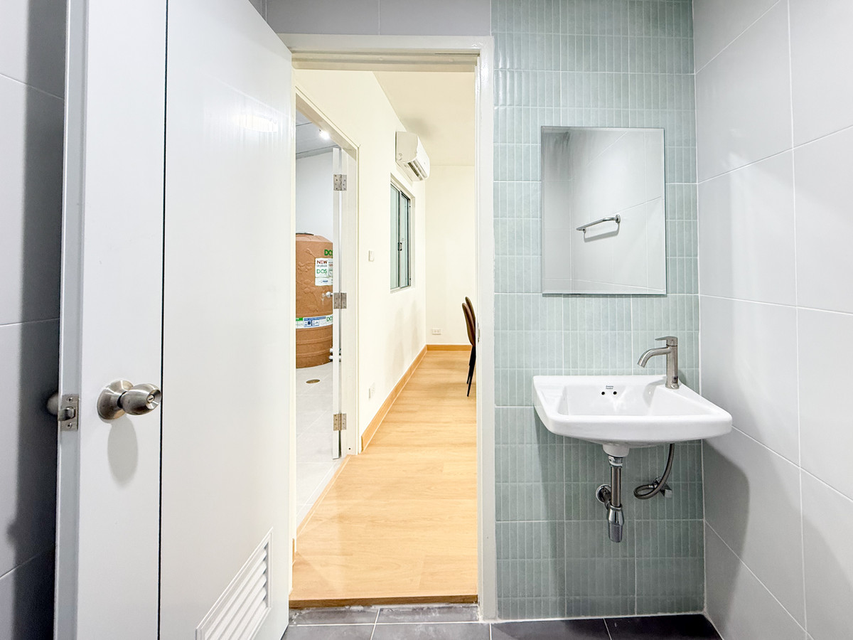 ขายทาวน์โฮมมีนบุรี-ร่มเกล้า : ขายบ้านรีโนเวทใหม่ พฤกษาวิลล์27 มีนบุรี ‼️ซื้อวันนี้ ปล่อยเช่าได้เลย รับ yield 6% ปล่อยเช่าไว ‼️ ใกล้รถไฟฟ้า