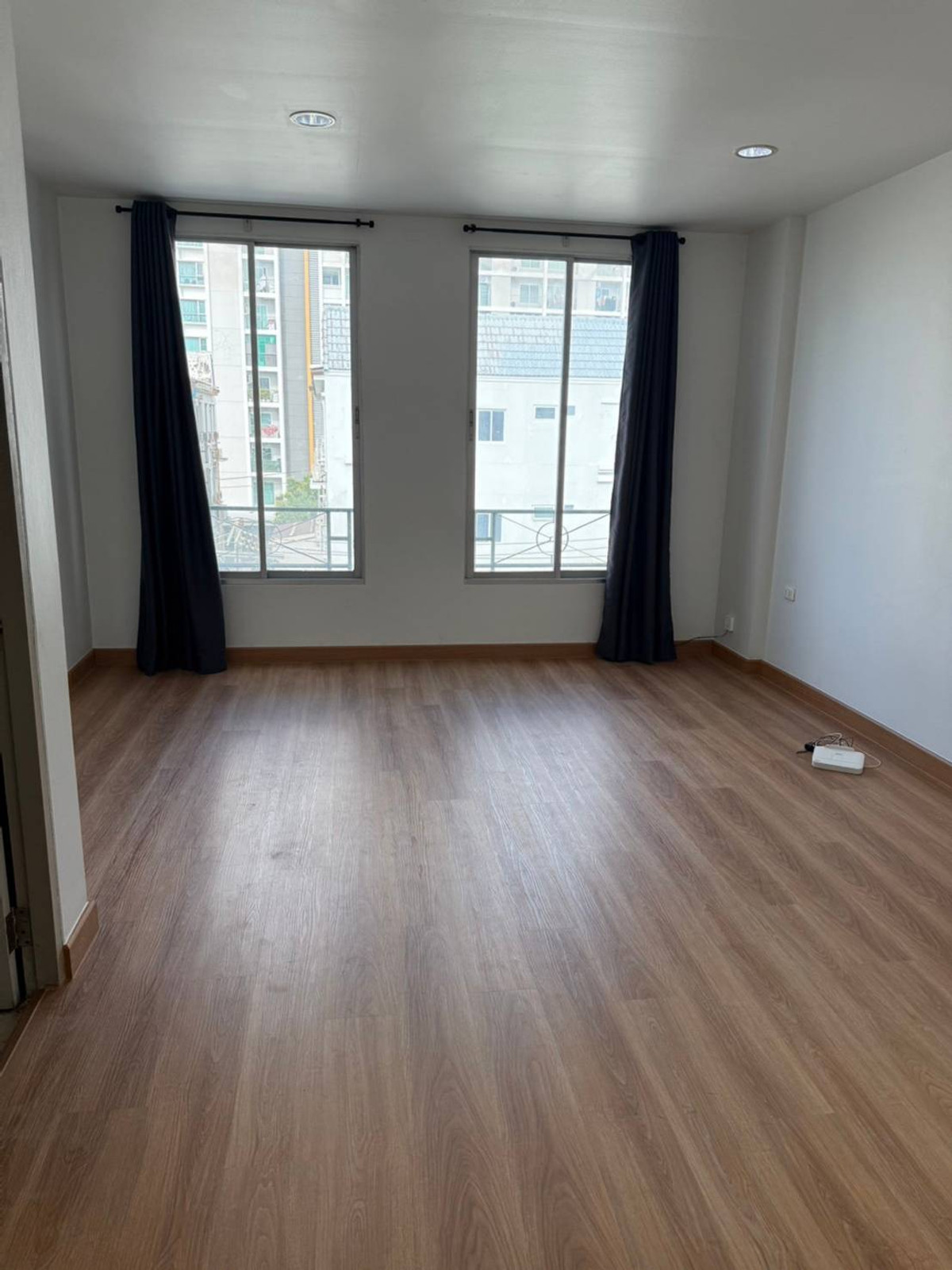 ให้เช่าทาวน์โฮมสมุทรปราการ สำโรง : ให้เช่าทาวน์โฮม บ้านกลางเมือง บริติช ทาวน์ ศรีนครินทร์ ใกล้ แม็คโคร ศรีนครินทร์ เพียง 2 นาที