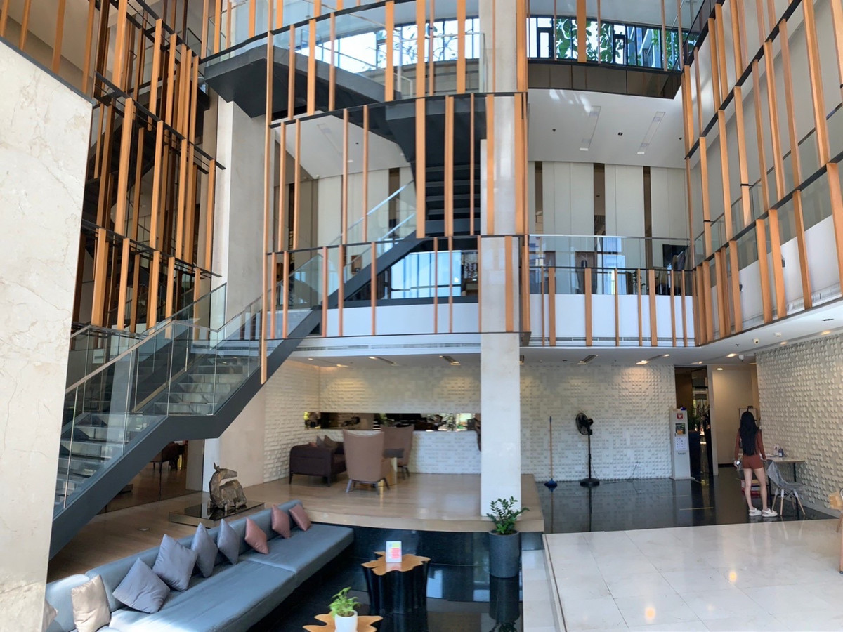 ขายคอนโดพระราม 9 เพชรบุรีตัดใหม่ RCA : ขายคอนโด the base พระราม9 รามคำแหง 32ตรม ทำเลดี น่าอยู่