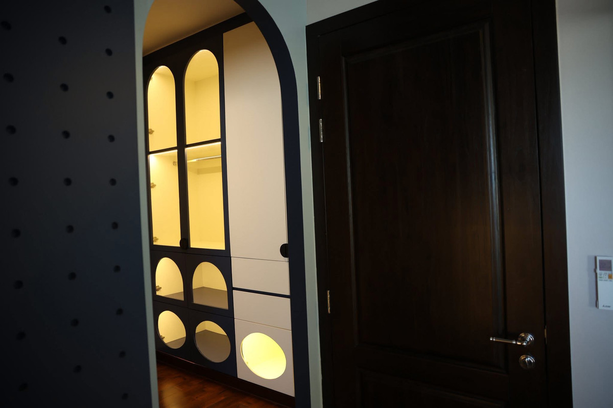 HouseLadkrabang, Suwannaphum Airport : Super Luxury house | Ready to move in immediately, Perfect Masterpiece Krungthep Kreetha, area 202 sq m | usable area 700 sq m • House facing south, corner plot, beautiful plot, 5 bedrooms | 6 bathrooms • Living room | Dining room • Thai kitchen + Western