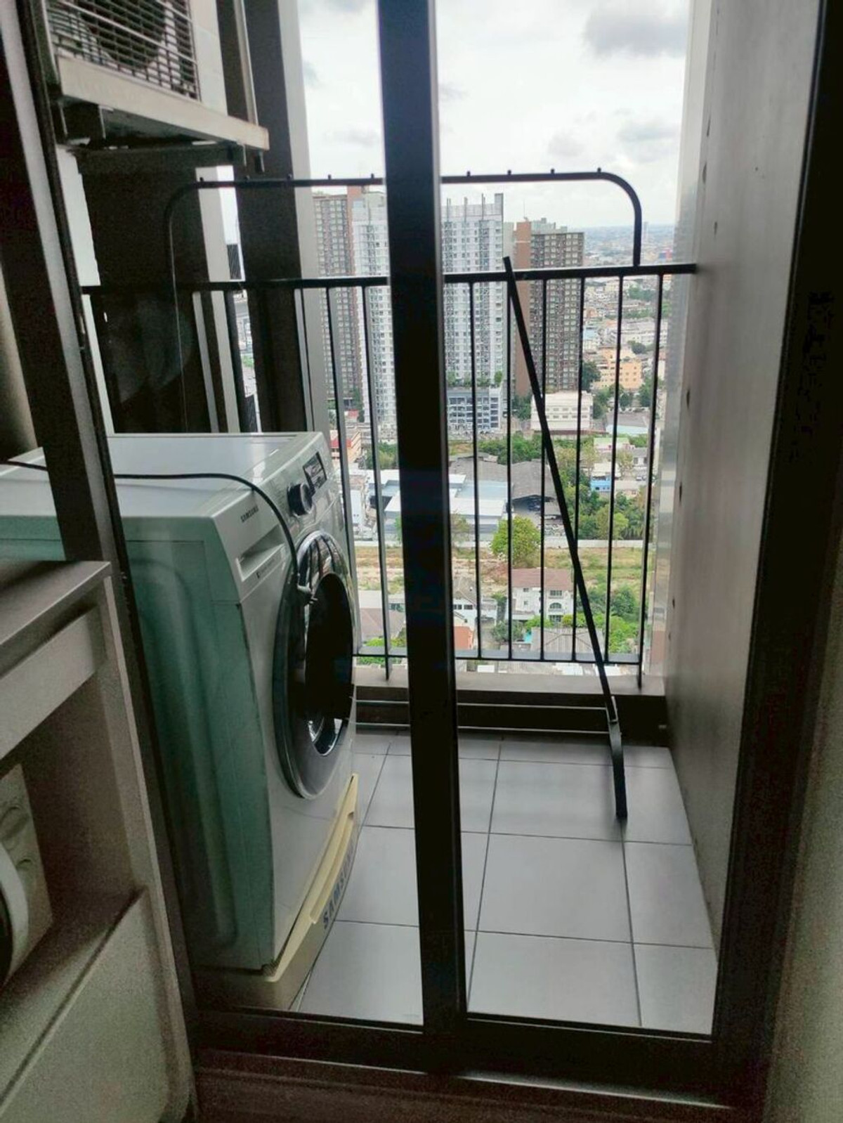 ให้เช่าคอนโดท่าพระ ตลาดพลู วุฒากาศ : ให้เช่า วิสซ์ดอม สเตชั่น รัชดา-ท่าพระ เลขที่ 8/496 (ห้ามเลี้ยงสัตว์)