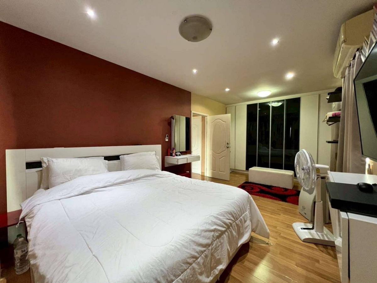 ให้เช่าบ้านนวมินทร์ รามอินทรา : บ้านเดี่ยวให้เช่า 3 นอน 2 น้ำ พร้อมอยู่ ภัสสร 19 วัชรพล-วงแหวน 
ใกล้ทางด่วน แหล่งช้อปปิ้งครบ คุ้มทุกความสะดวก!