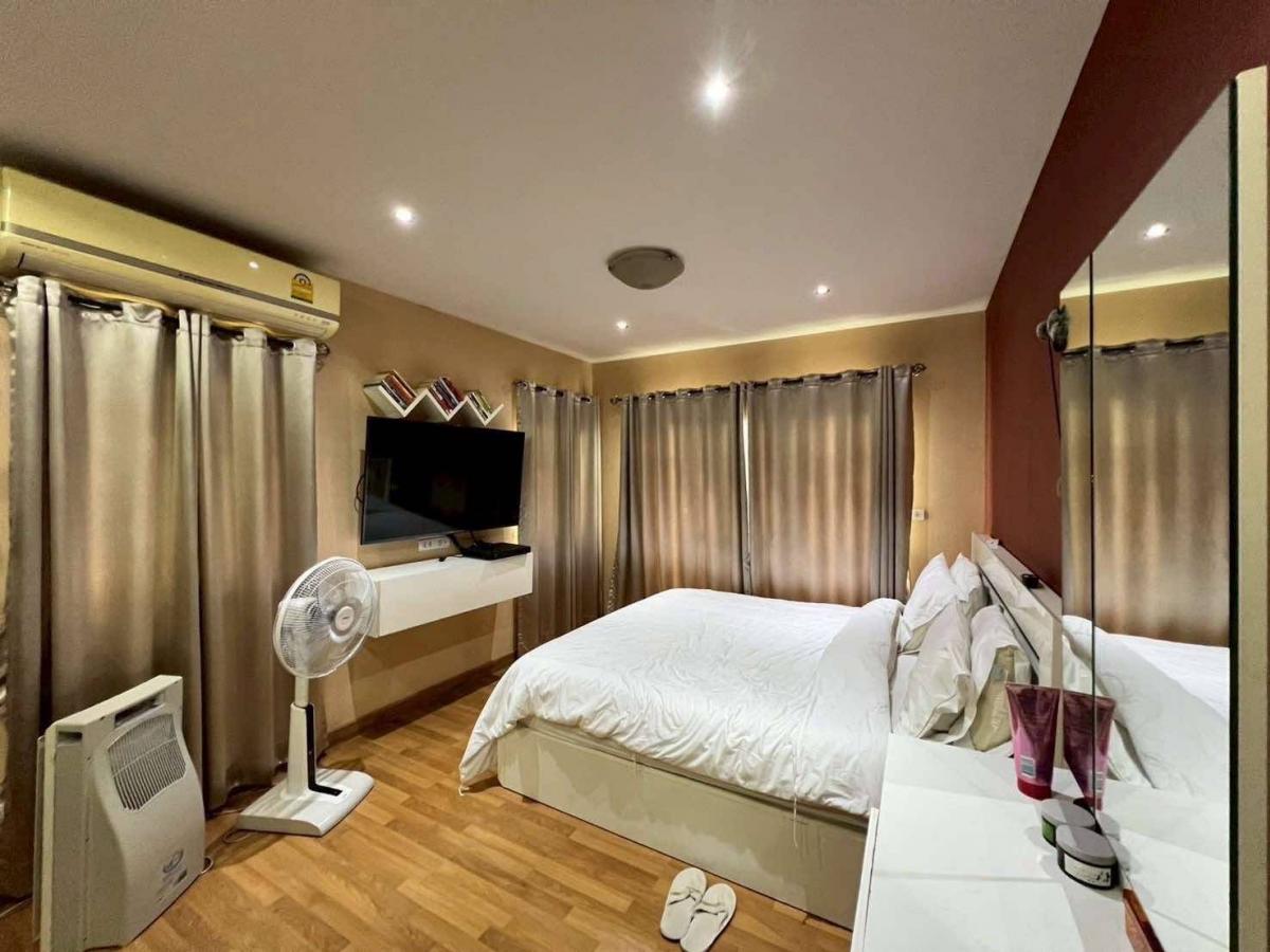 ให้เช่าบ้านนวมินทร์ รามอินทรา : บ้านเดี่ยวให้เช่า 3 นอน 2 น้ำ พร้อมอยู่ ภัสสร 19 วัชรพล-วงแหวน 
ใกล้ทางด่วน แหล่งช้อปปิ้งครบ คุ้มทุกความสะดวก!