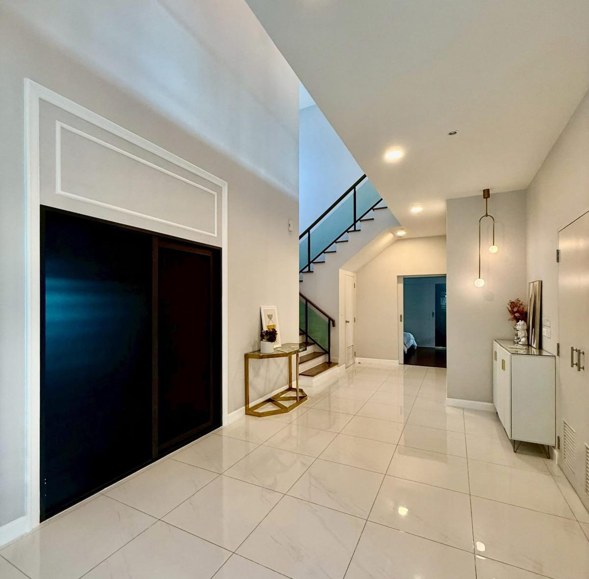 ให้เช่าบ้านบางนา แบริ่ง ลาซาล : บ้านหรู 5 นอน 6 น้ำ The City บางนา ใกล้เมกะบางนา เช่าพร้อมอยู่ 195,000 บ./ด. วิวสวนหัวมุม สวยครบทุกฟังก์ชัน