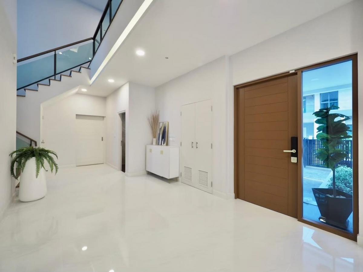 ให้เช่าบ้านบางนา แบริ่ง ลาซาล : บ้านหรู 5 นอน 6 น้ำ The City บางนา ใกล้เมกะบางนา เช่าพร้อมอยู่ 195,000 บ./ด. วิวสวนหัวมุม สวยครบทุกฟังก์ชัน