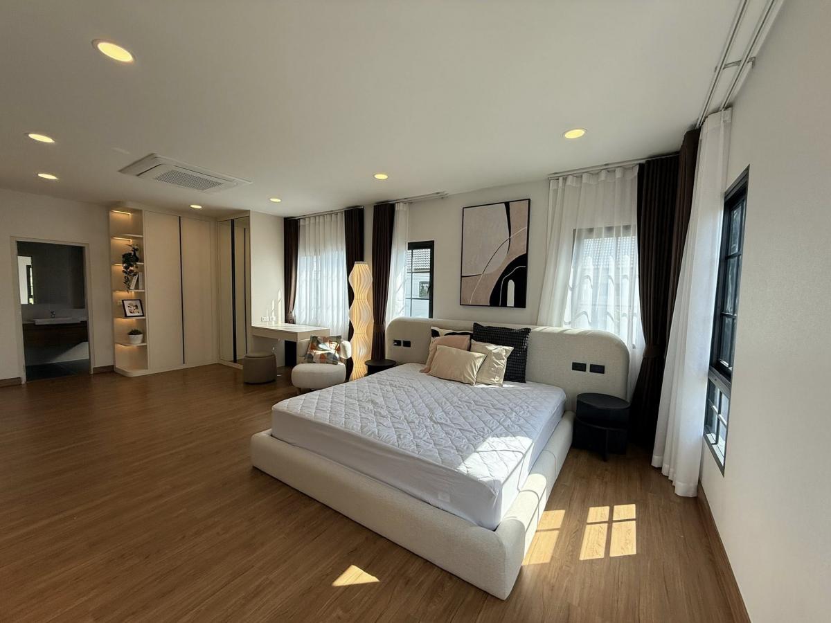 ให้เช่าบ้านบางนา แบริ่ง ลาซาล : 06/02/2026, บ้านหรูCentro Bangna 2 5 ห้องนอน พร้อมแม่บ้านและสวนส่วนตัว เช่า 160,000/เดือน ใกล้ Mega Bangna เดินทางสะดวก ลงตัวทุกความต้องการ